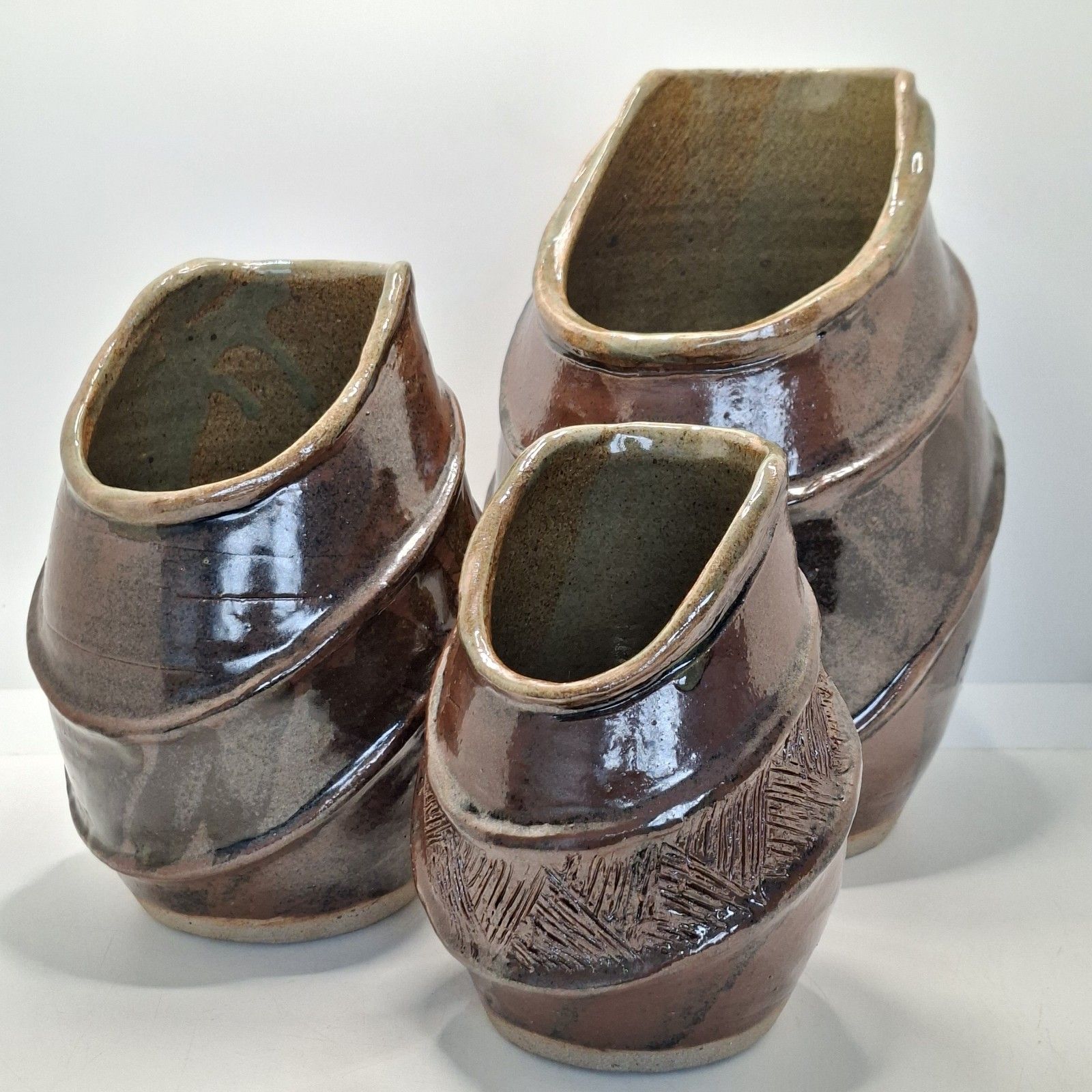 British Studio Pottery Trio Of Vases Graduating Handcrafted Brown Glaze Signed