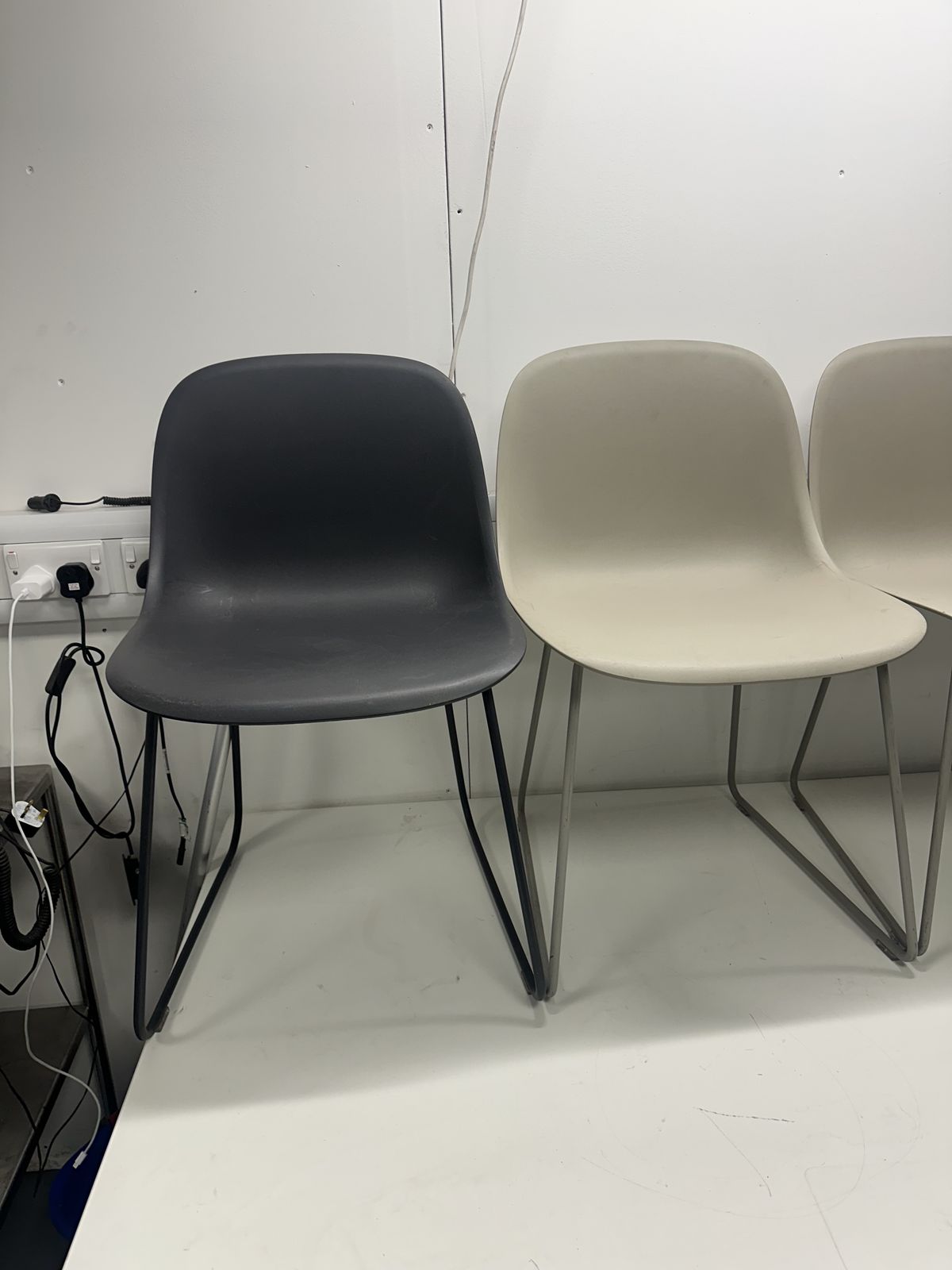 X4 Muuto Chairs photo vinterior
