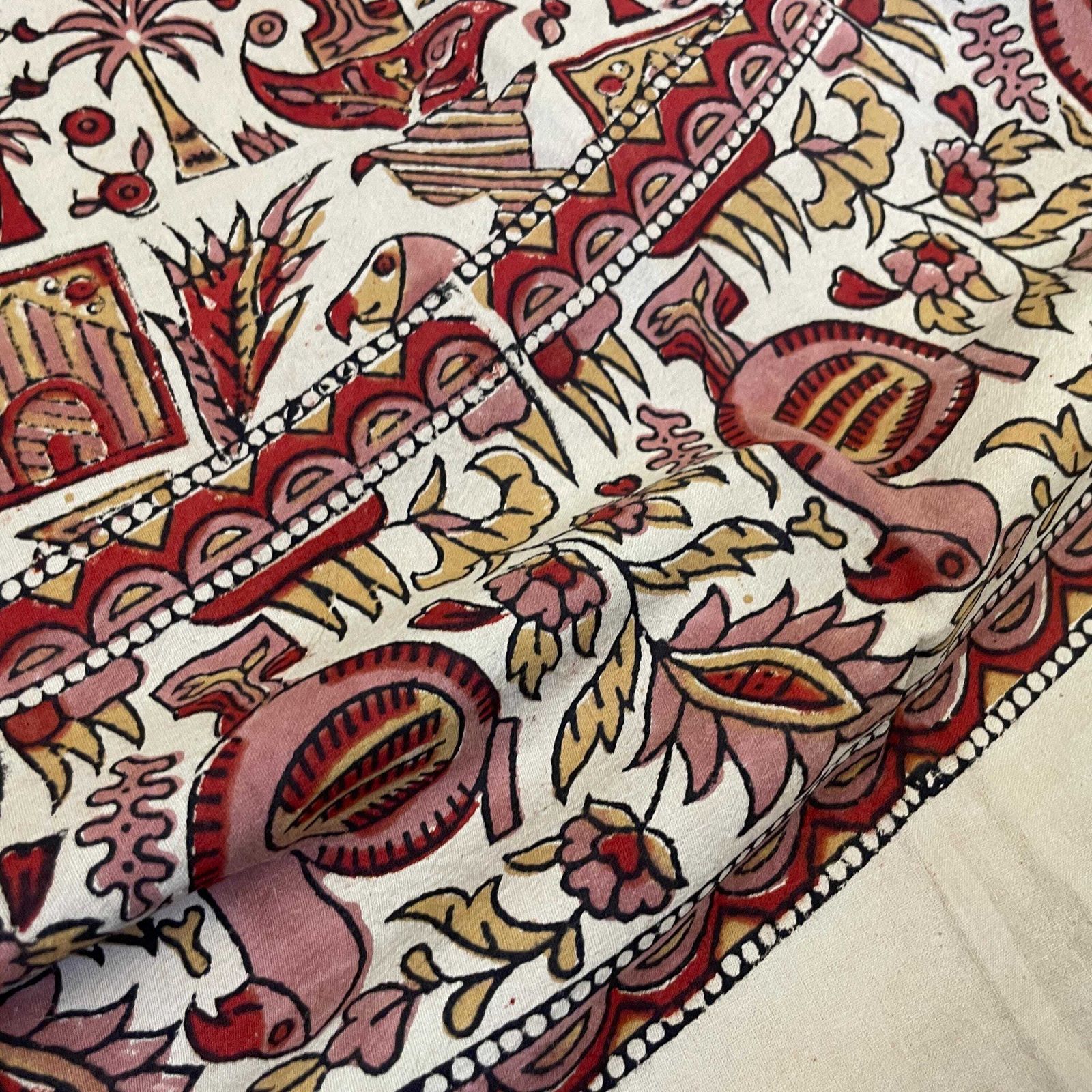 Hand Printed Indian Fabric 171x162cm Dodo Bird Pattern Block Pink Red Tapestry Cotton Handmade Craft Round Making Traditional Cloth India photo Textiles