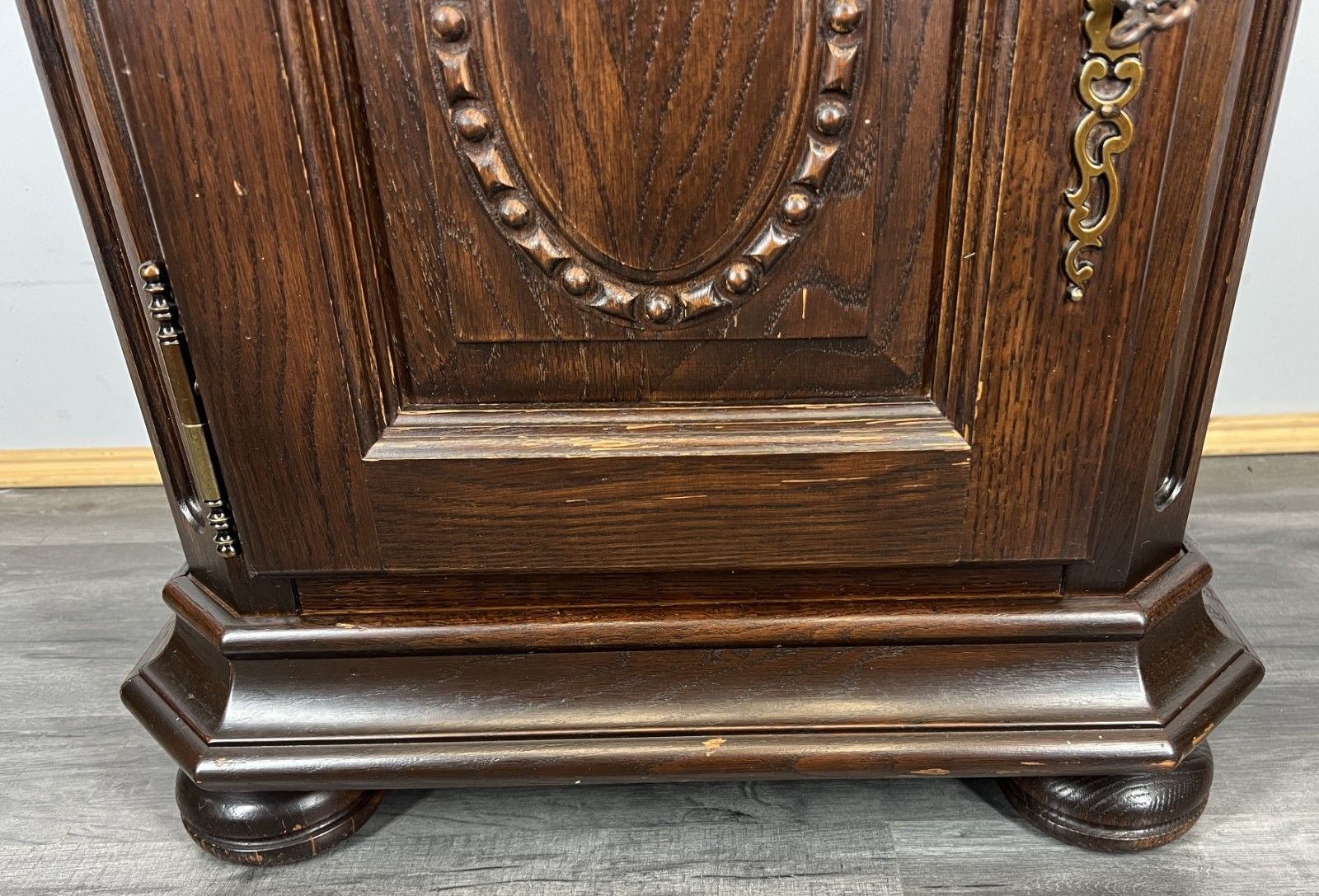 Pair Of  Bedside Tables Vintage French Nightstands Cabinets Carved Door Lot 4295 photo vintage