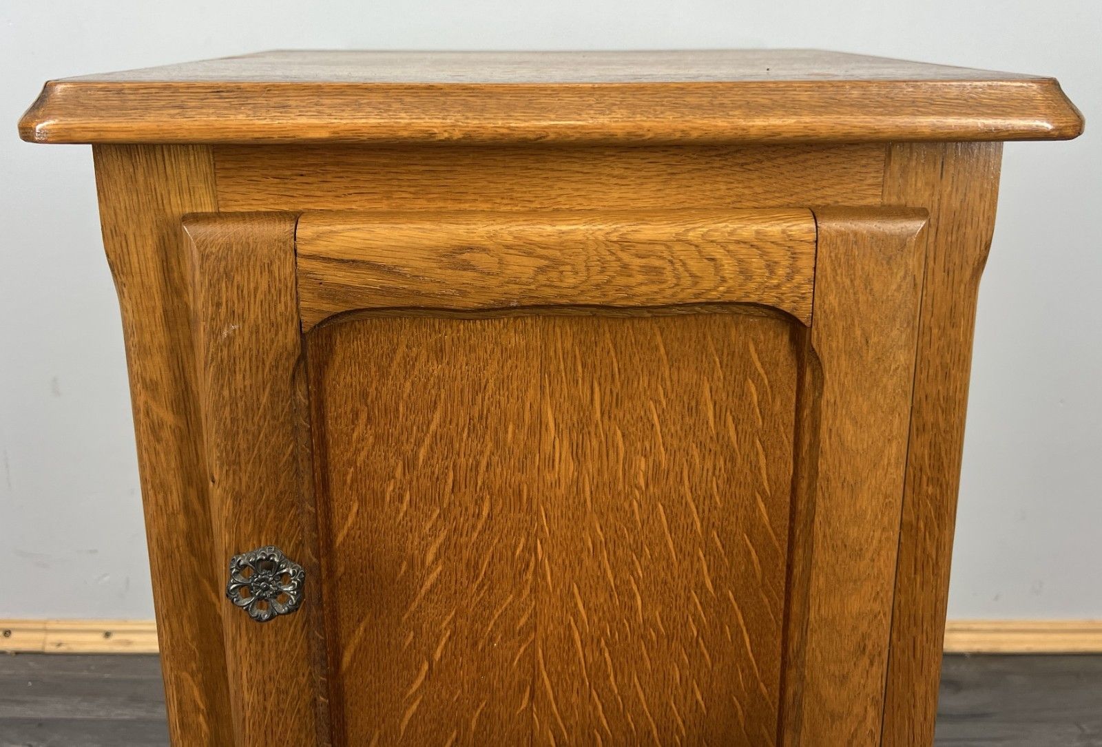 Bedside Table Vintage French Louis XVI Style Nightstand Cabinet Lot 4298 photo for sale