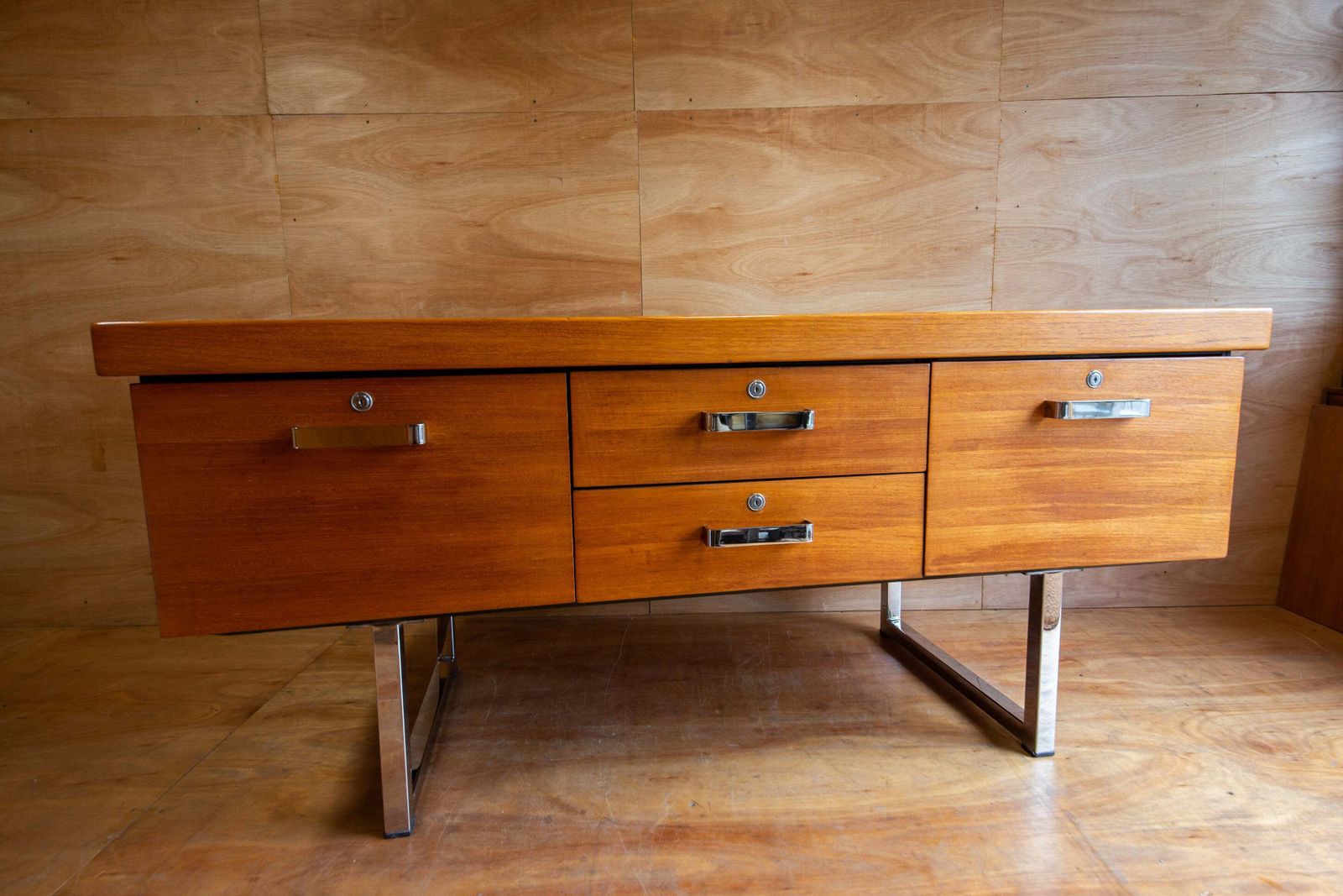 Gordon Russell Teak Sideboard, 1970s photo furniture