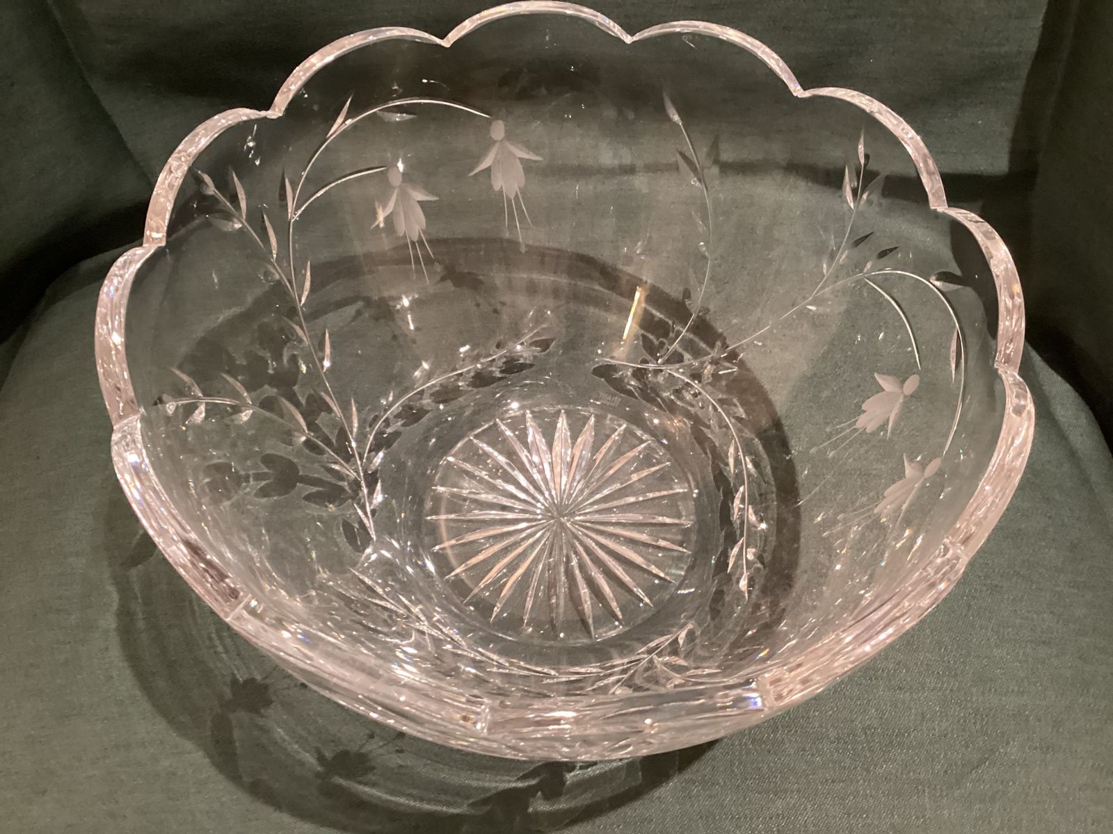 Stuart Crystal Cascade Fushia Scalloped Fruit/Punch Bowl photo vinterior