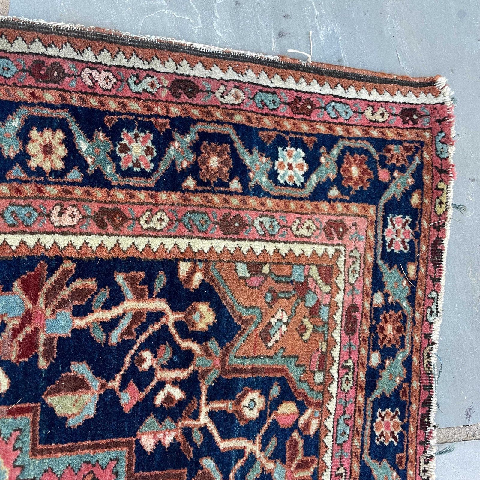 Antique Heriz Wool Rug Blue Terracotta Geometric Pattern Hand Knotted Area Carpet Middle Eastern Central Medallion Handmade Floor Decor photo vinterior