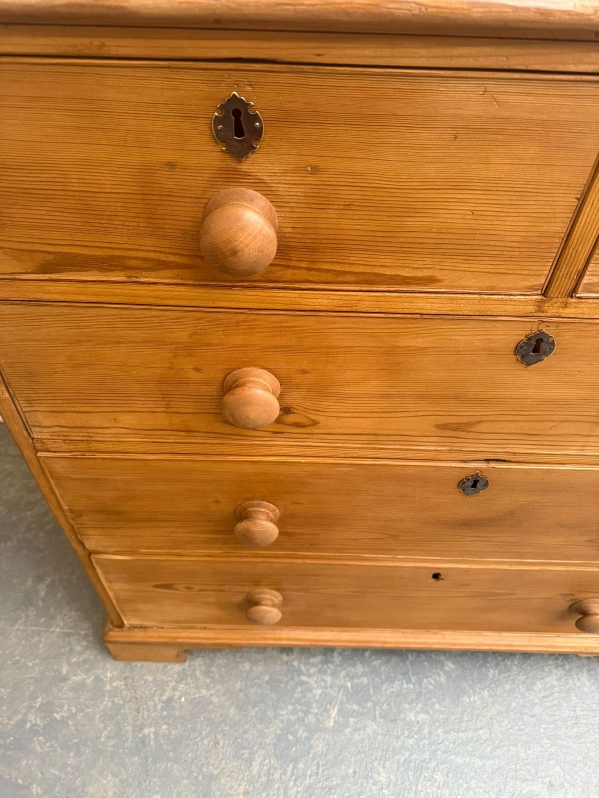 A Quality Pine Waxed 5 Drawer Georgian Bracket Foot Chest Of Drawers photo vinterior
