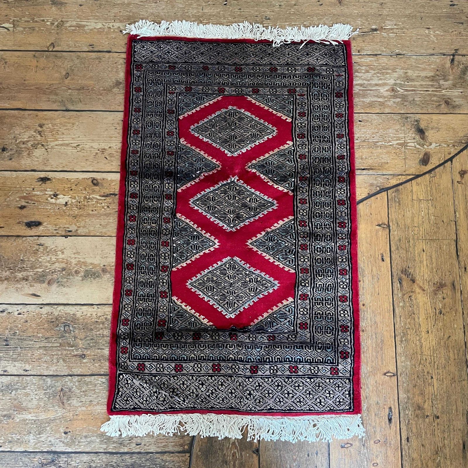 Vintage Wool Rug Hand Knotted Red Geometric Pattern Middle Eastern Carpet Small Area Rug Handmade Boho Floor Decor Accent Rug Tassels photo furniture