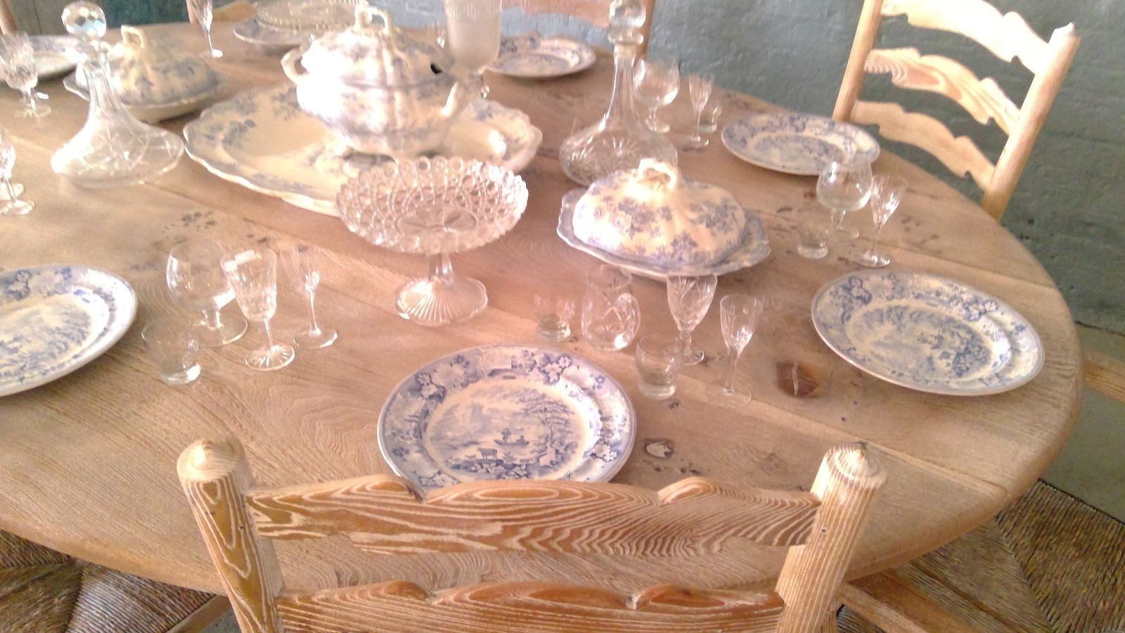 Limed Elm Opened Grained Queen Anne Cabriole Leg Dining Table With Eight Chairs photo vinterior