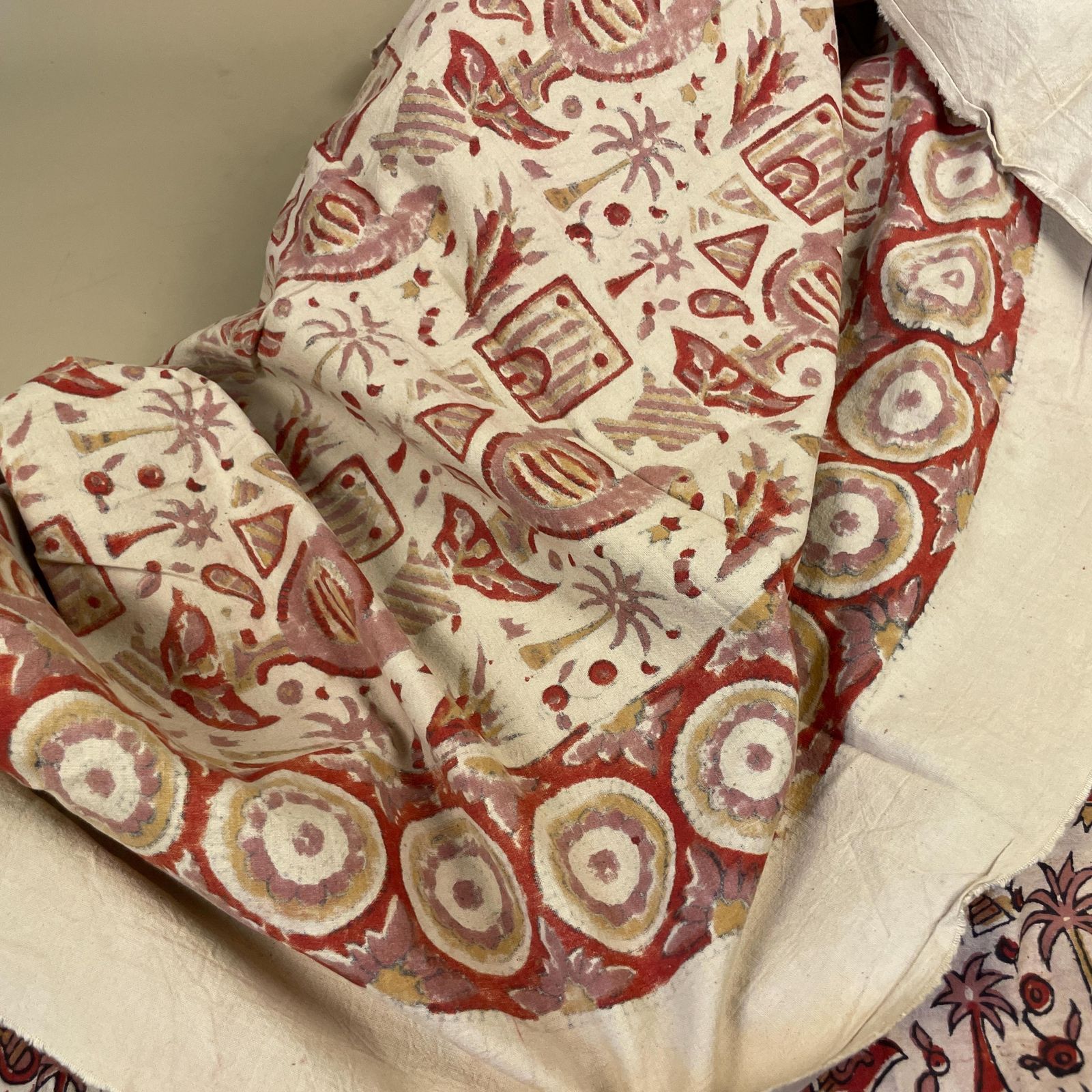 Hand Printed Indian Fabric 167x163cm Dodo Bird Pattern Block Pink Red Tapestry Cotton Handmade Craft Round Making Traditional Cloth India photo buy
