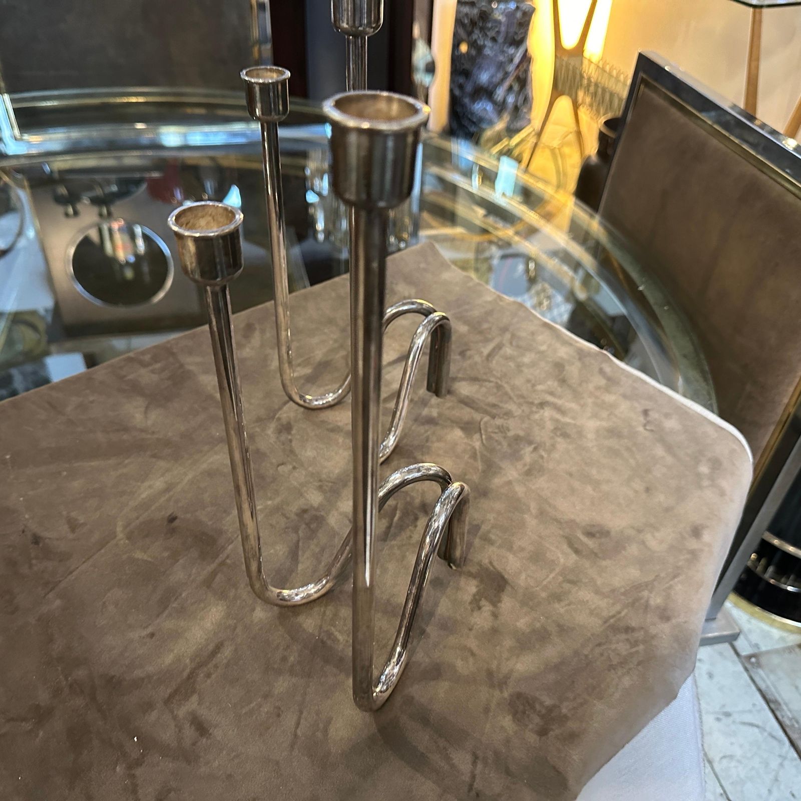 Two 1980s Iconic Lino Sabattini Minimalist Silver Plated Chandeliers photo for sale