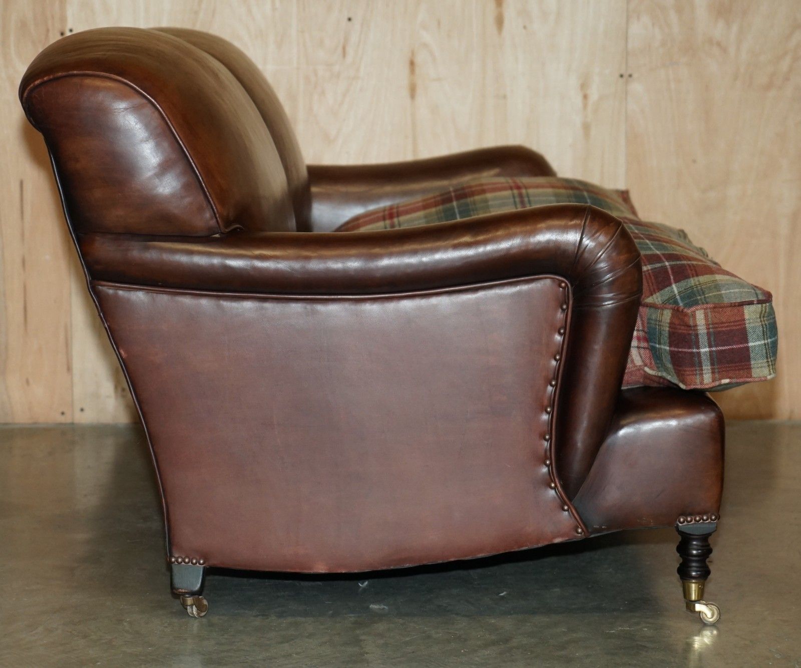 photo vintage Fine George Smith Howard Brown Leather Signature Scroll Arm Sofa Tartan Cushions