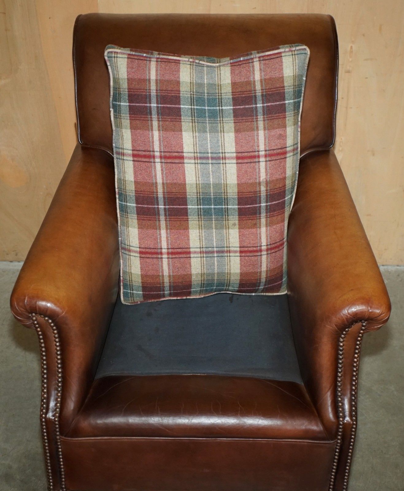 photo vintage Pair Of George Smith Brown Leather Signature Scroll Tartan Cushions Armchairs