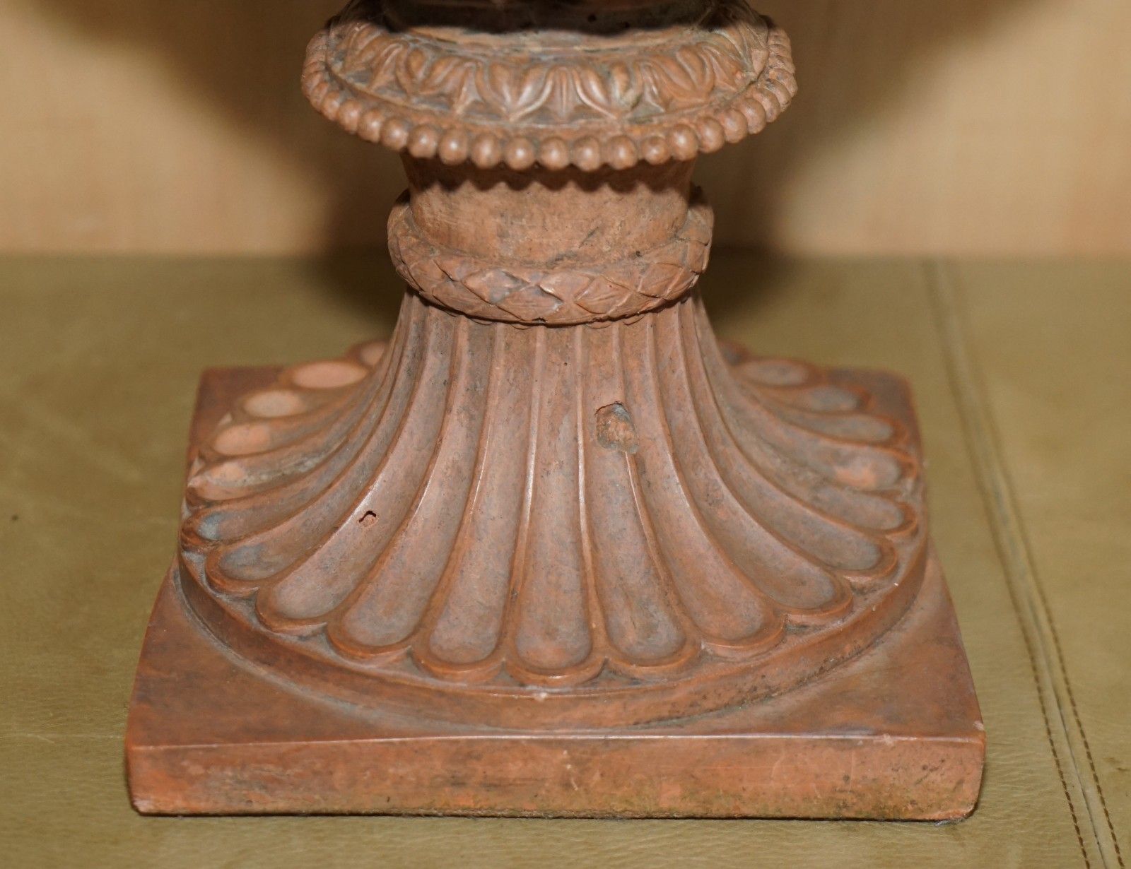 photo vinterior Antique Pair Of 1880 Medicis Frescoes Of Greek Mythology Terracotta Plant Vases