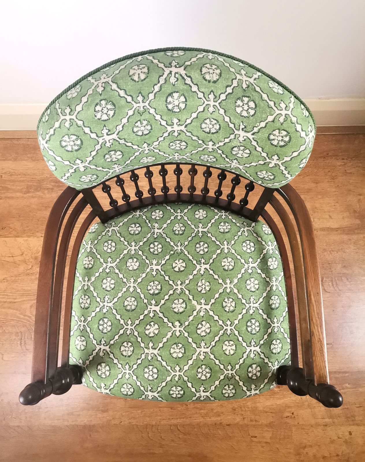 Arts & Crafts Mahogany Ball And Stick Tub Chair photo vinterior