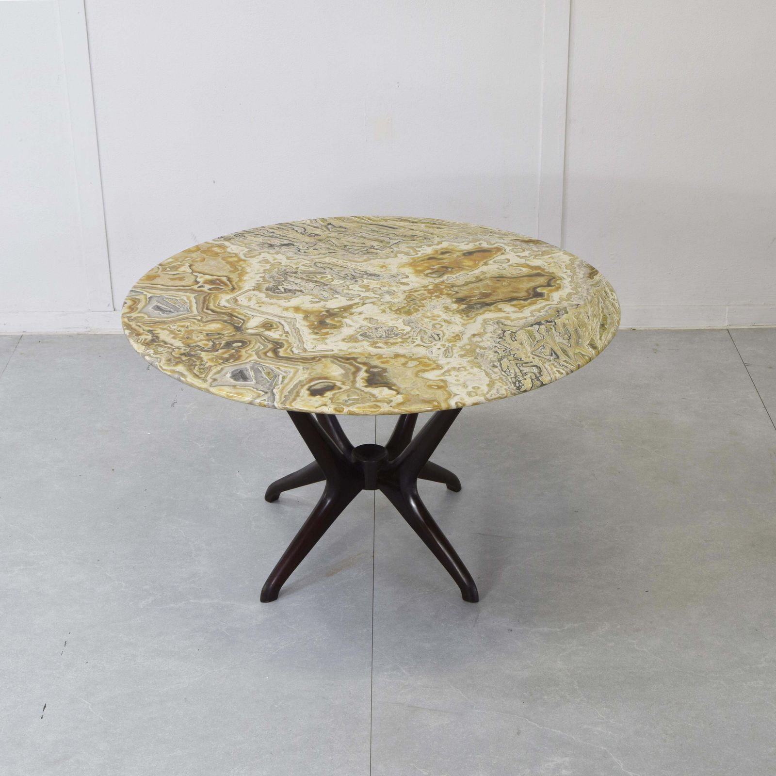 Enrico Ciuti Coffee Table For Cassina 1950s. photo for sale