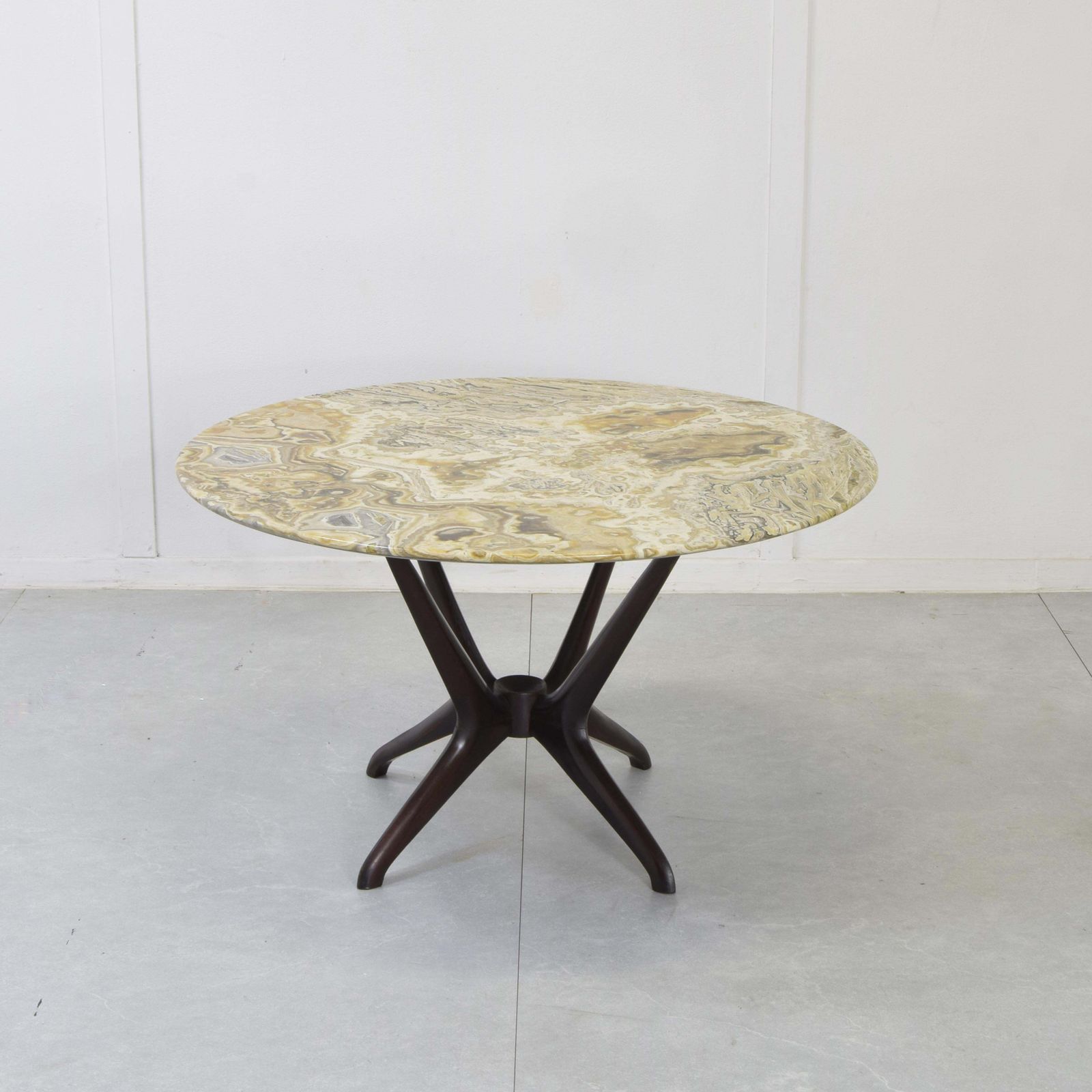 Enrico Ciuti Coffee Table For Cassina 1950s. photo 1977.0