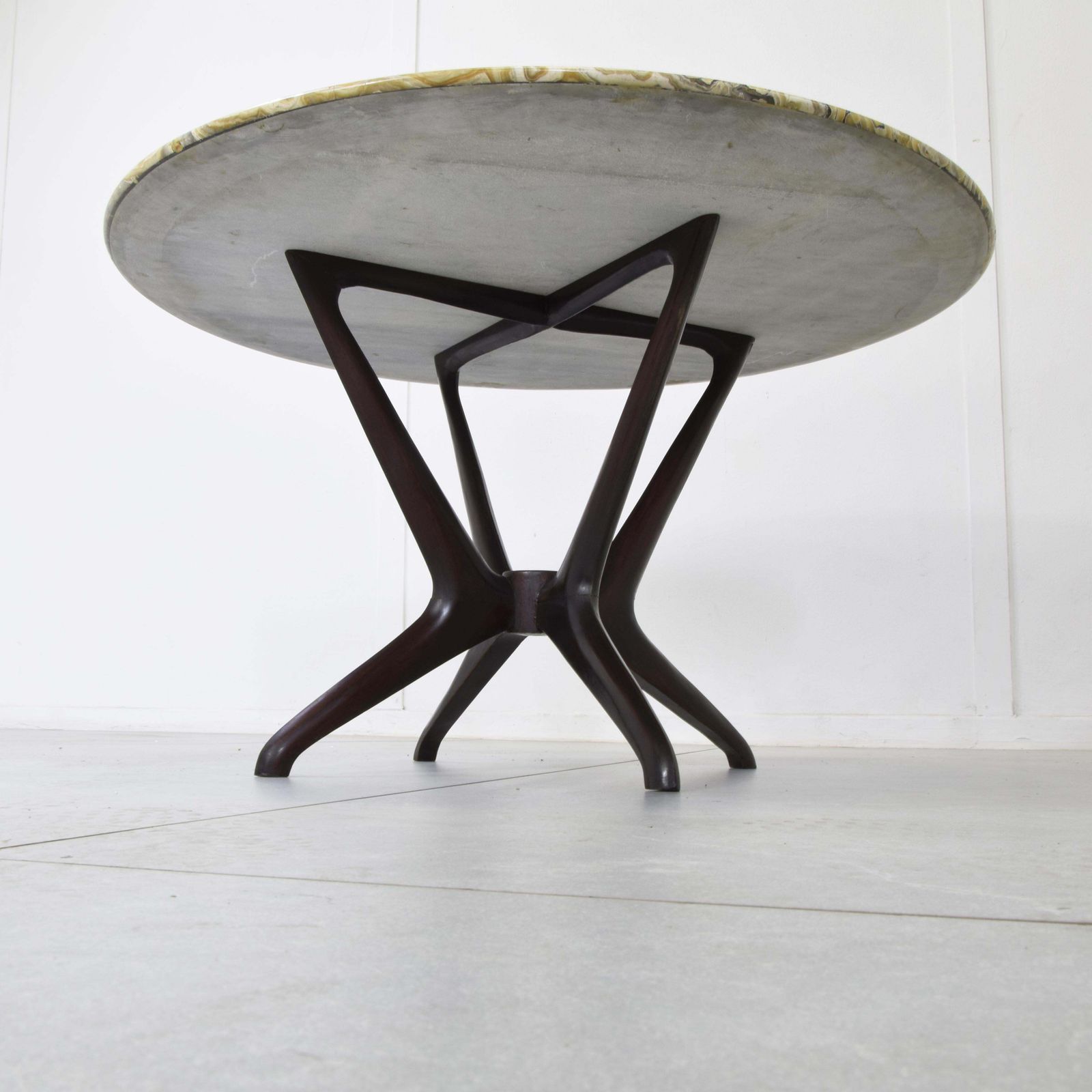 photo vinterior Enrico Ciuti Coffee Table For Cassina 1950s.
