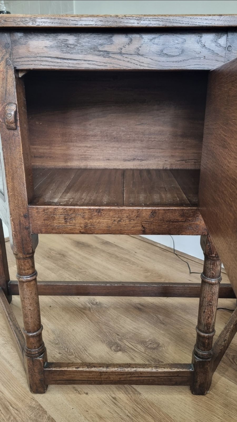 N.H. Chapman Siesta English Carved Oak Credence Cabinet. photo 350.0