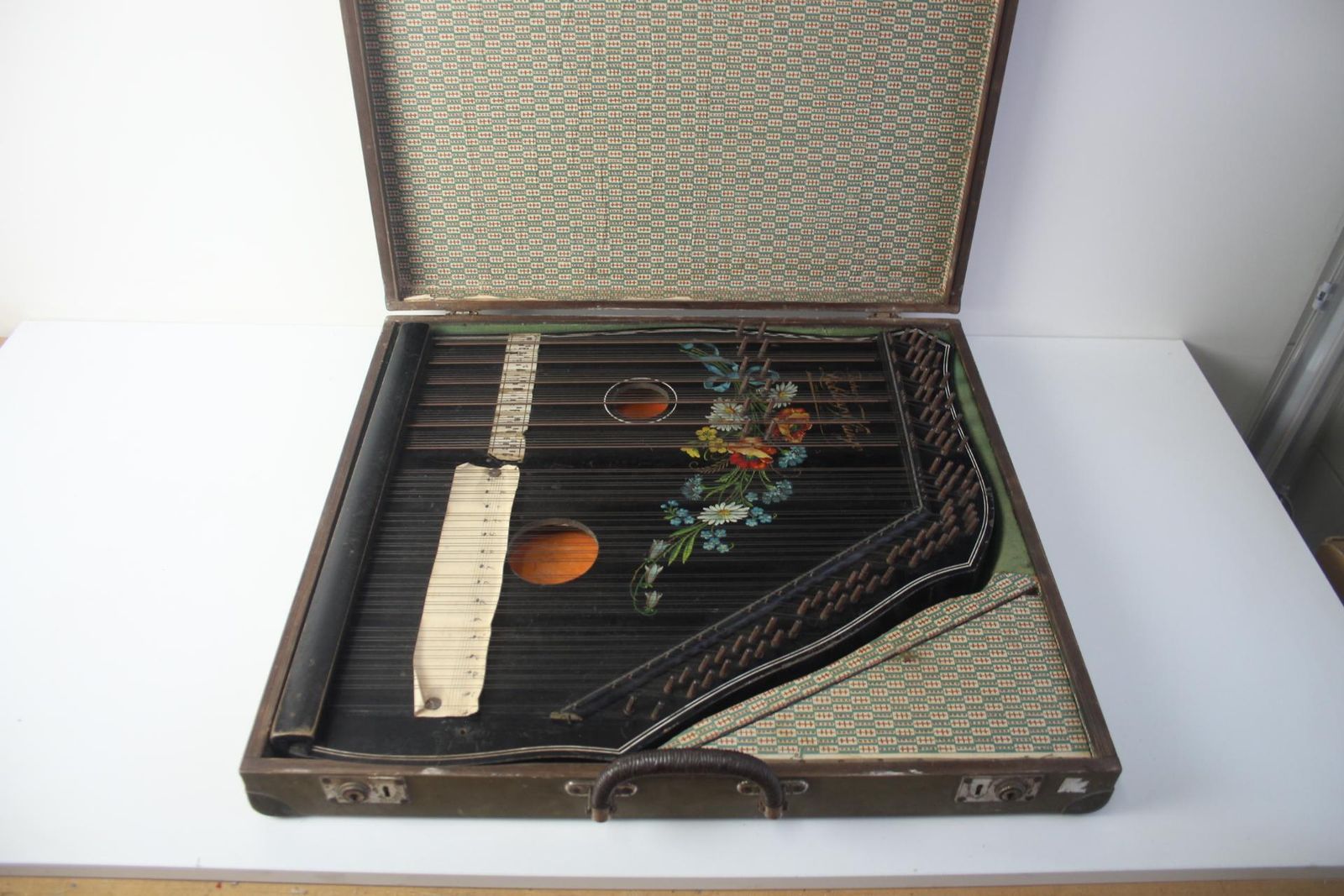Home Decor Hammer Chord Zither From The 19th Century photo