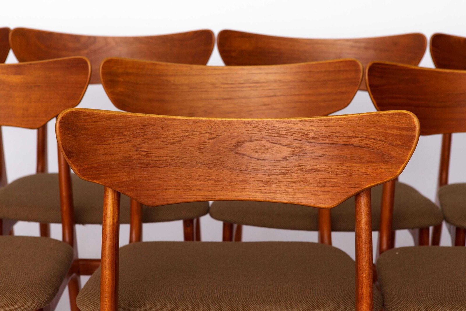Set Of 8 Schiønning & Elgaard Chairs – 1960s Danish Design For Hs Møbler, Teak Dining Chairs, Green Upholstery, Restored photo furniture