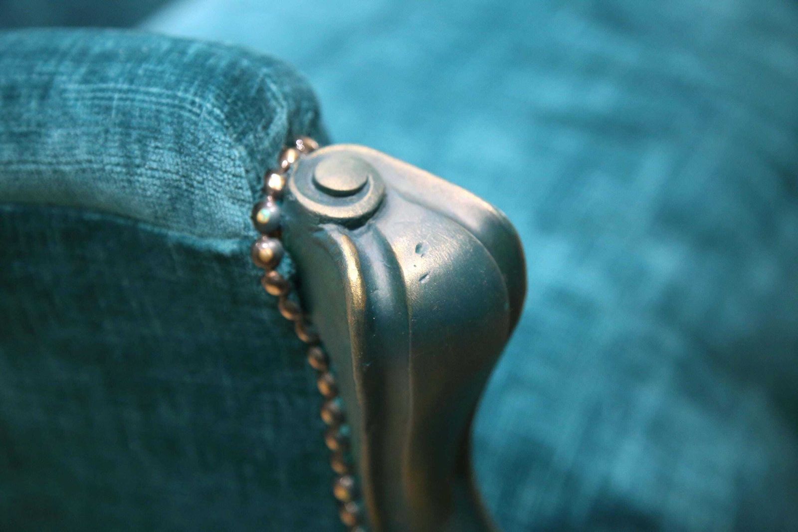 Teal Velvet Salon Sofa: Elegant Statement Piece photo 1095.0