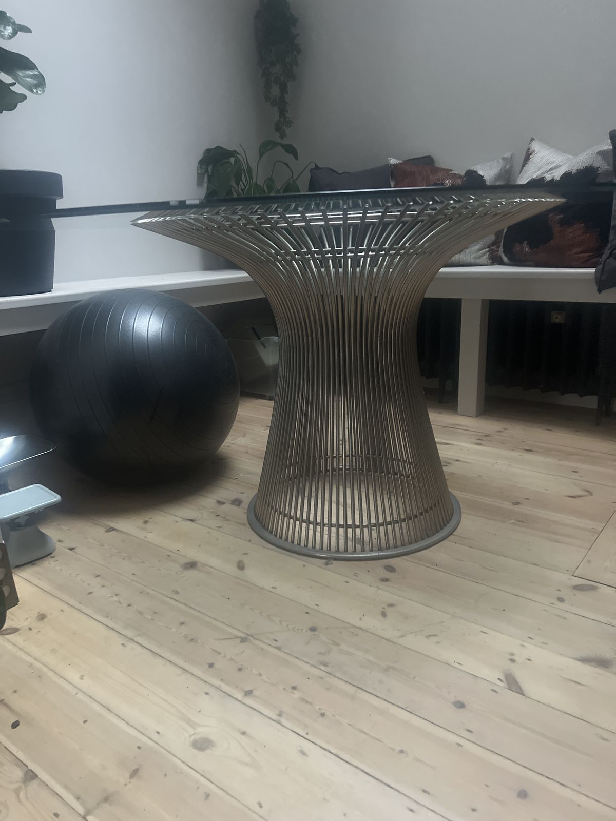 Knoll Dining Table photo furniture