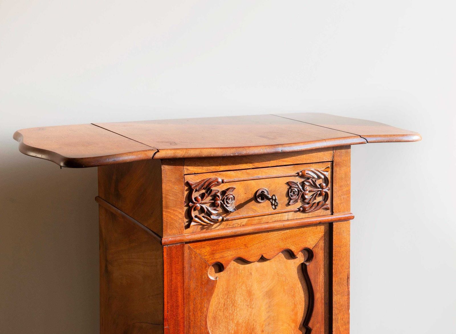 Antique Walnut Cabinet With Fold Out Top, 19th Century Carved Side Chest With Drawer, Classic Victorian Bedside Table photo Furniture