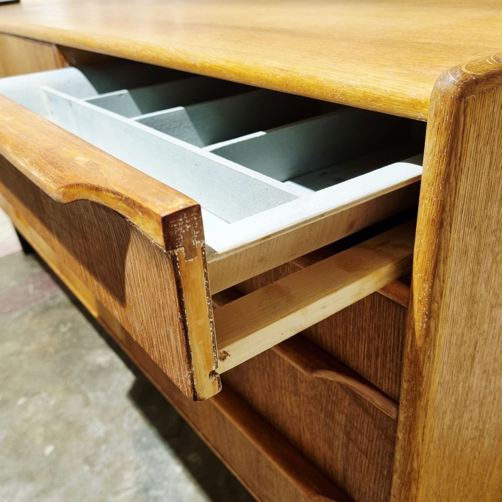 photo vintage Cees Braakman Sideboard From The ‘Oak’ Series De02, Ums Pastoe 1950s, The Netherlands