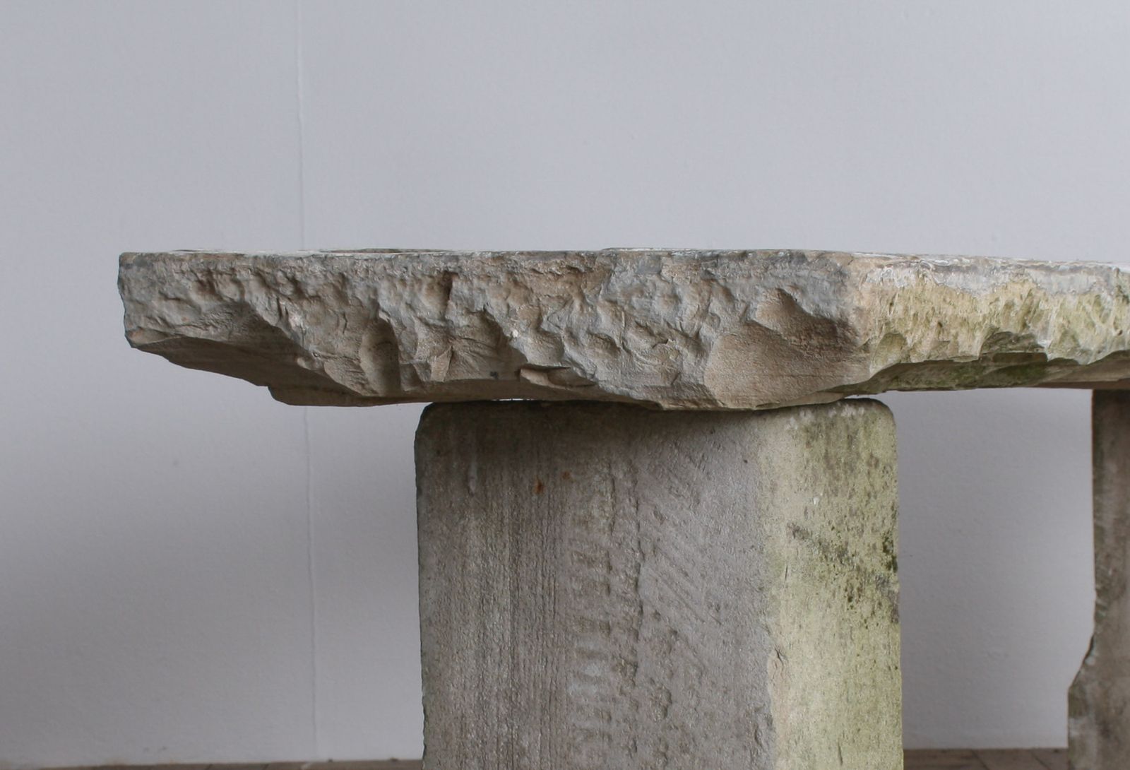 photo vintage Reclaimed Carved Stone And Portland Limestone Garden Bench Seat