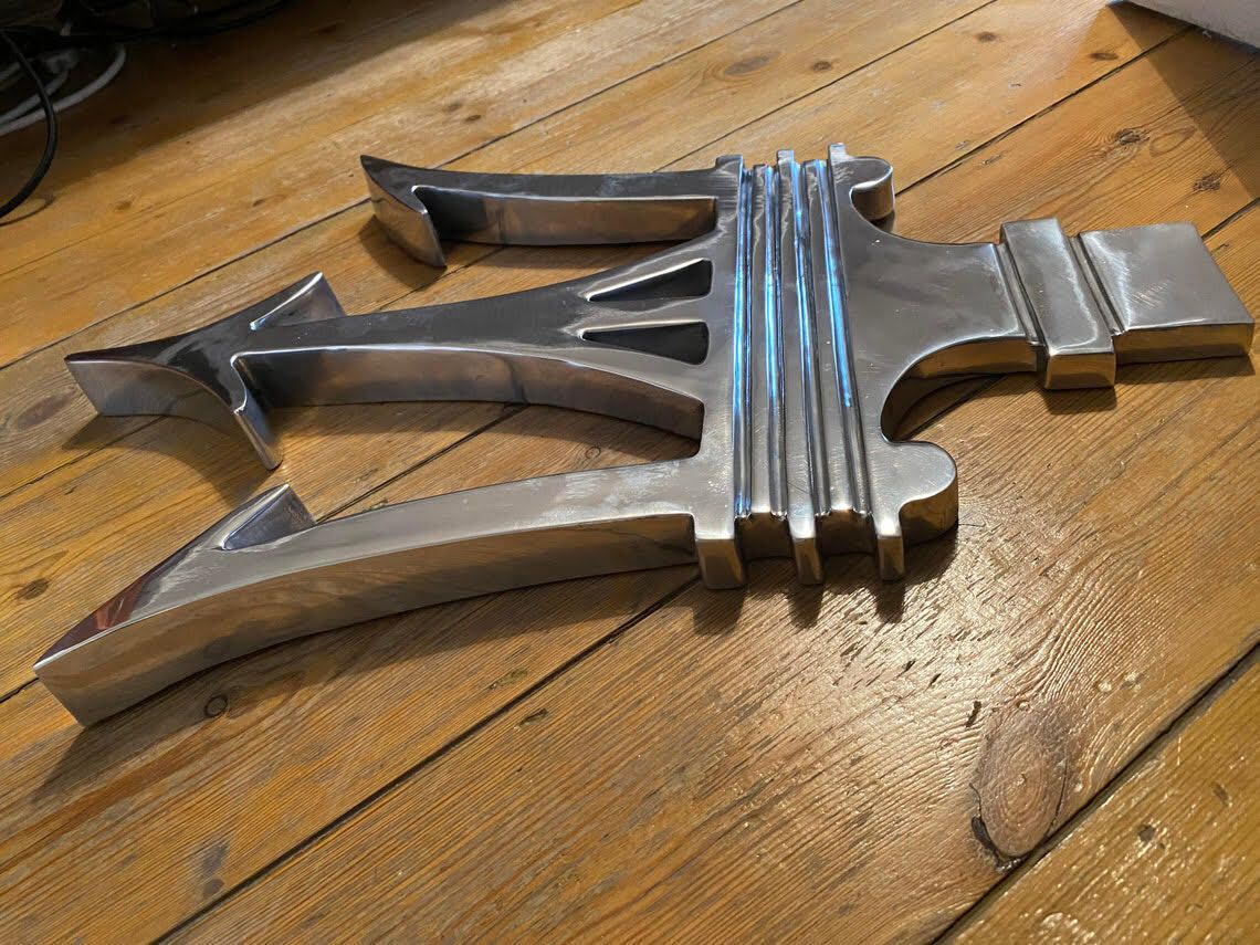 photo furniture Extra Large Maserati Trident Dealership Garage Sign Ornament Statue Showroom Sculpture Dealer Mascot Aluminium Art Maserati 3200 4200 Ghibli Grecale