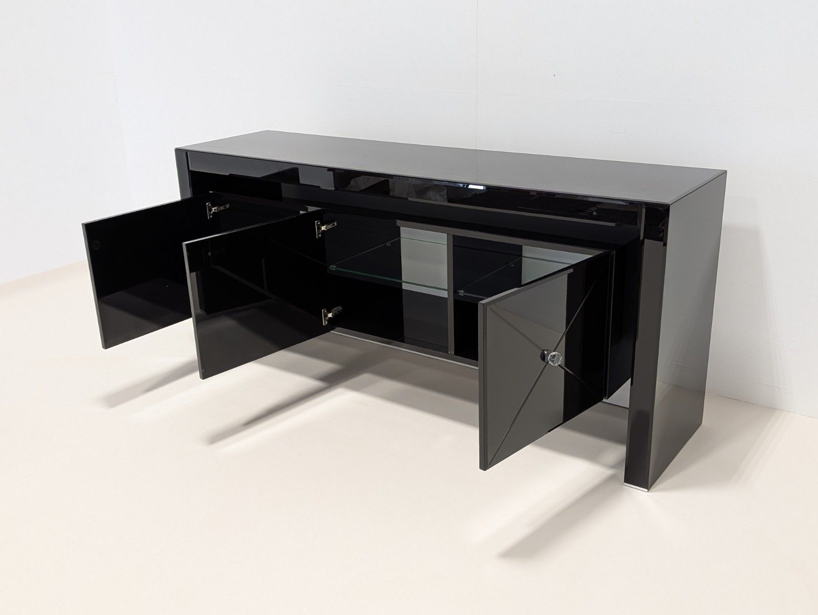 Reflex Angelo Avantgarde Sideboard Excellent Condition Save 60% On The Rrp! photo vinterior