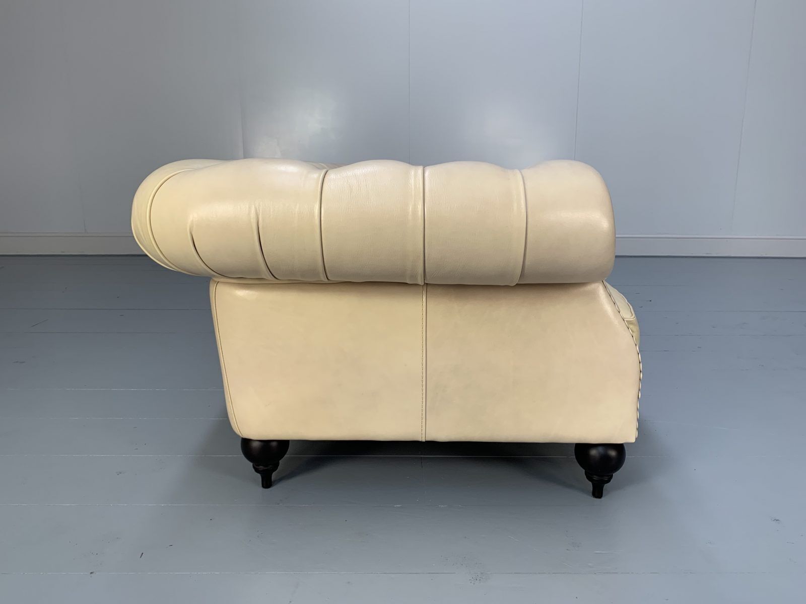 Baxter Of Italy “Diana Chester” 4 Seat Sofa – In Cream “Tuscany” Leather photo vinterior