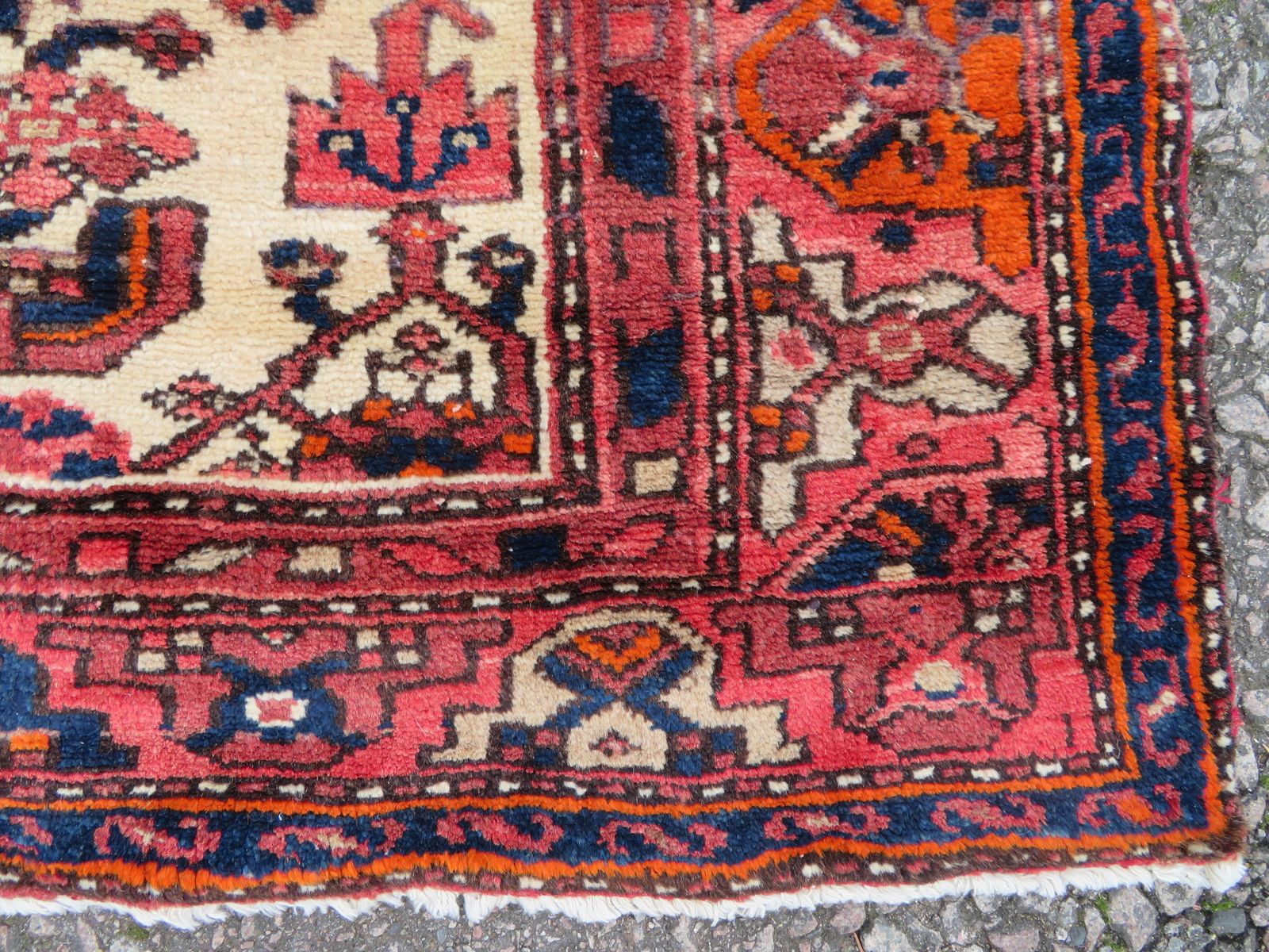 Malayer Rug. 212cm X 132cm., 1960s photo buy