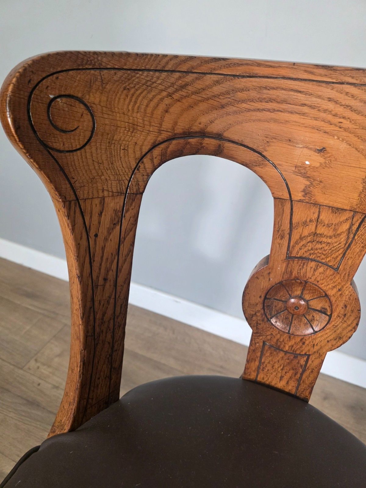 photo furniture Antique 1890s Cast Iron & Oak Upholstered Ships Chair