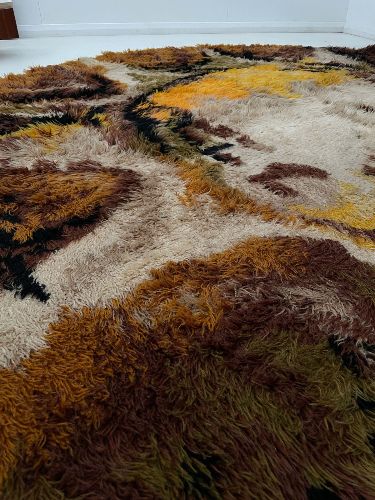 1970s Round Shaggy Rya Rug In Brown Cream Mustard photo Textiles