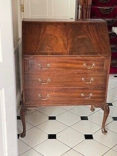 photo furniture Antique Queen Anne Style, Mahogany Bureau, Waring And Gillow, C1930