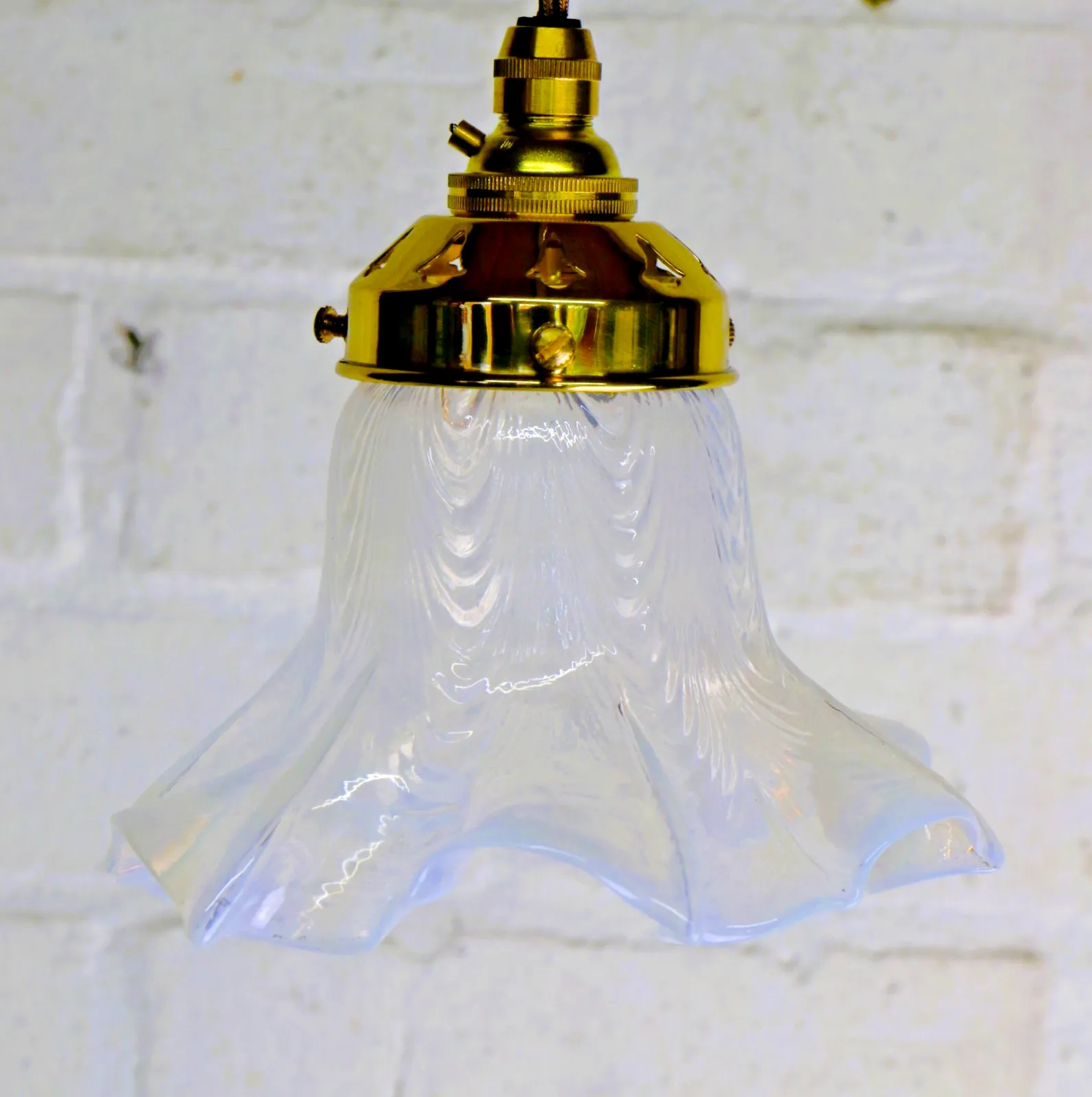 Ceiling Light An Antique Small Glass Opalescent Frilled Lampshade New Fittings photo vinterior