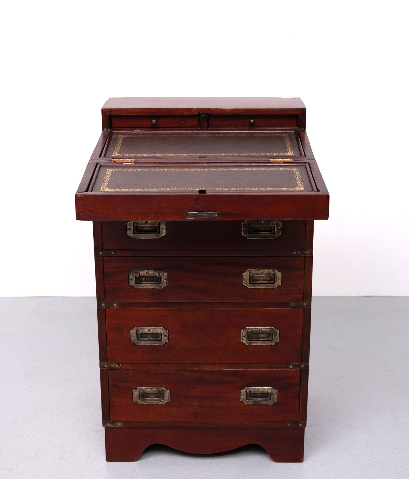 Military Campaign Style Mahogany Davenport Desk. England photo vinterior