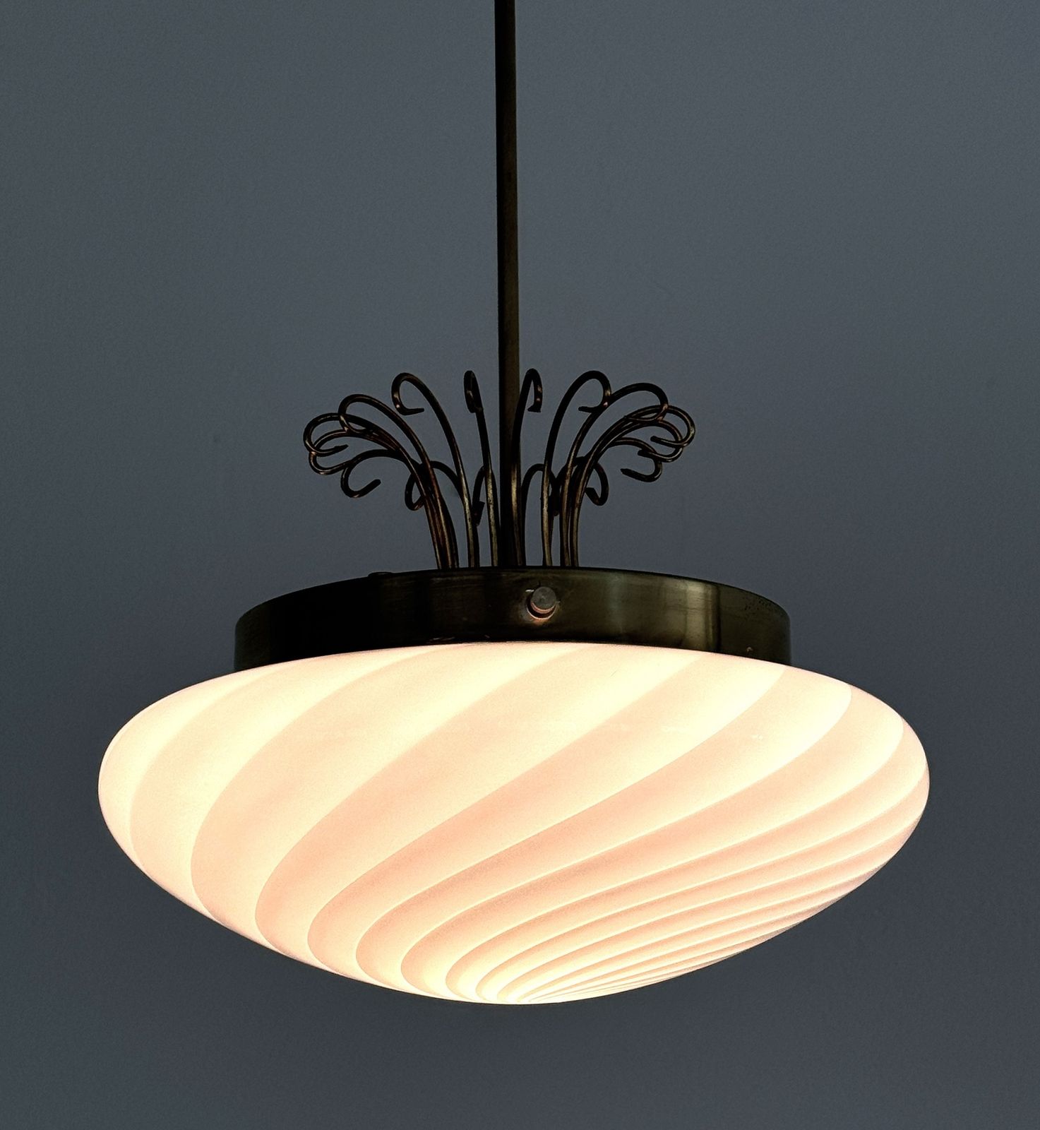 photo furniture Italian Midcentury Chandelier "Medusa Jellyfish" With Swirl Glass, 1970s