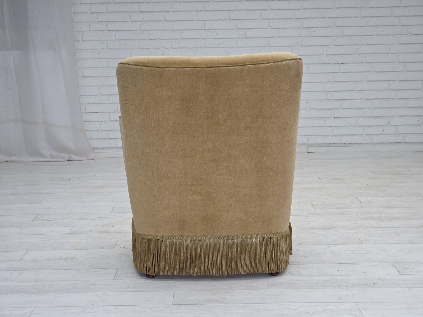 Meubels Ca. Jaren 1970, Deense Fauteuil, Lichtgroen Meubelvelours. photo