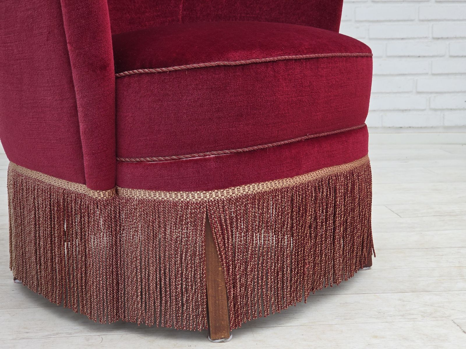photo vinterior 1970s, Danish Highback Armchair, Red Furniture Velour, Beech Wood.