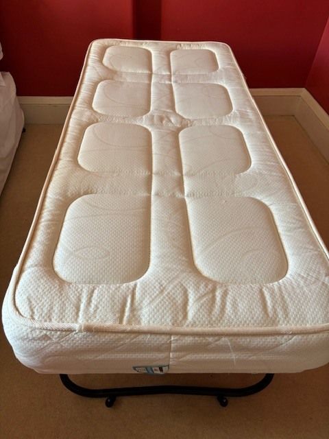 Single Bed With Pull Out Underbed And 2x Mattresses photo vinterior