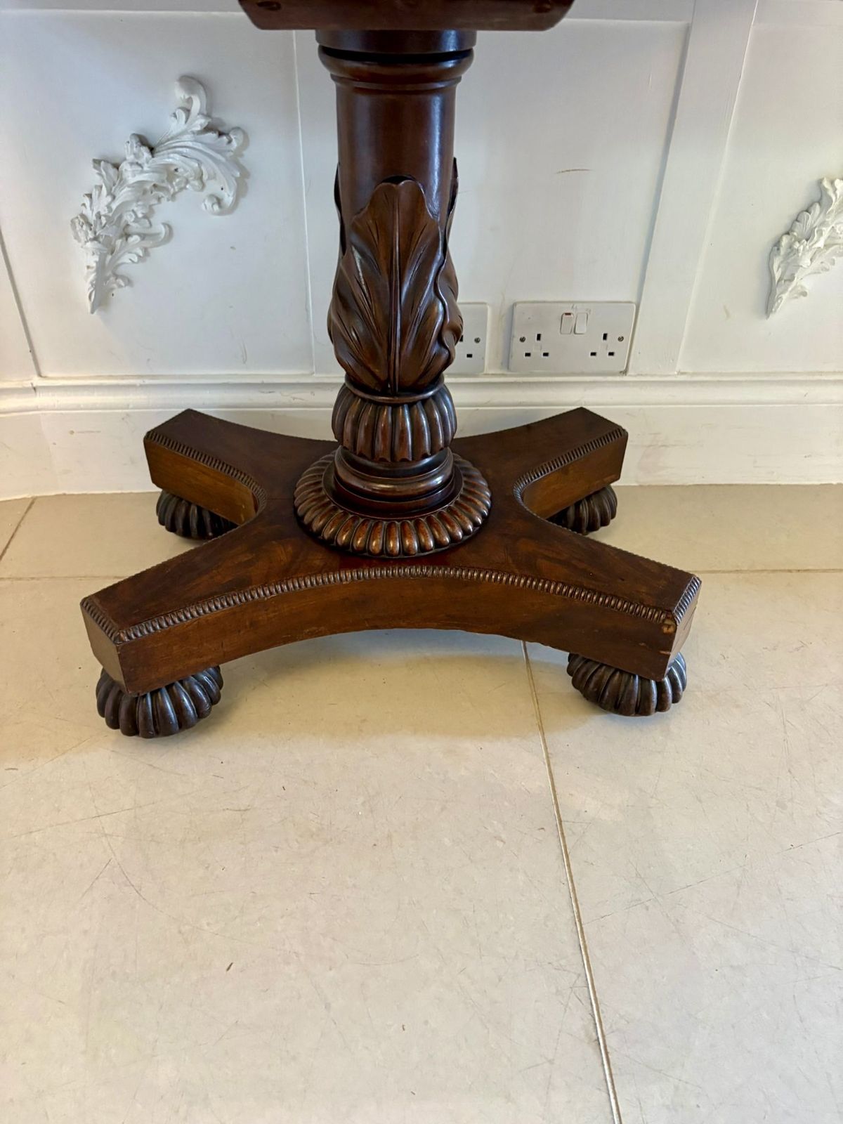 Antique 19th Century Quality Figured Mahogany Side Table photo vinterior