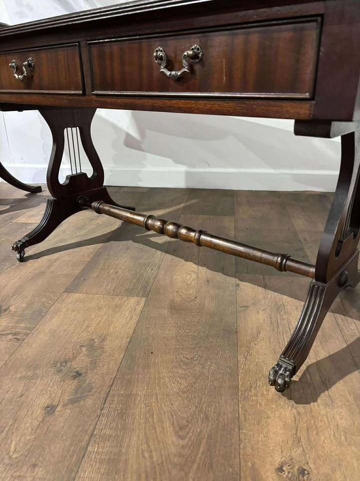 Vintage Mahogany Drop Leaf Coffee Table photo 289.0