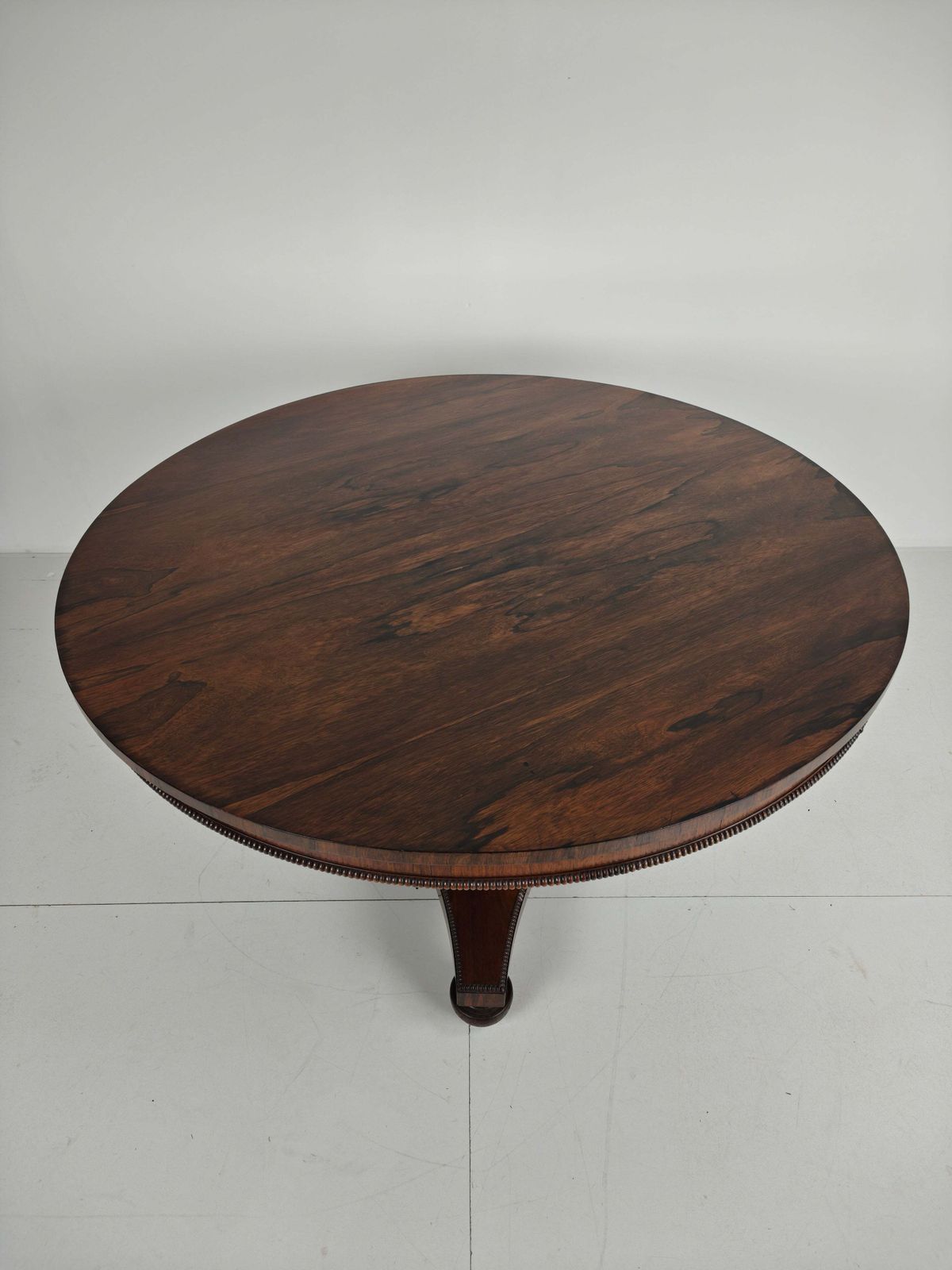 Fine Quality 19th Century William IV Rosewood Breakfast Tilt Top Table – C.1820 photo for sale