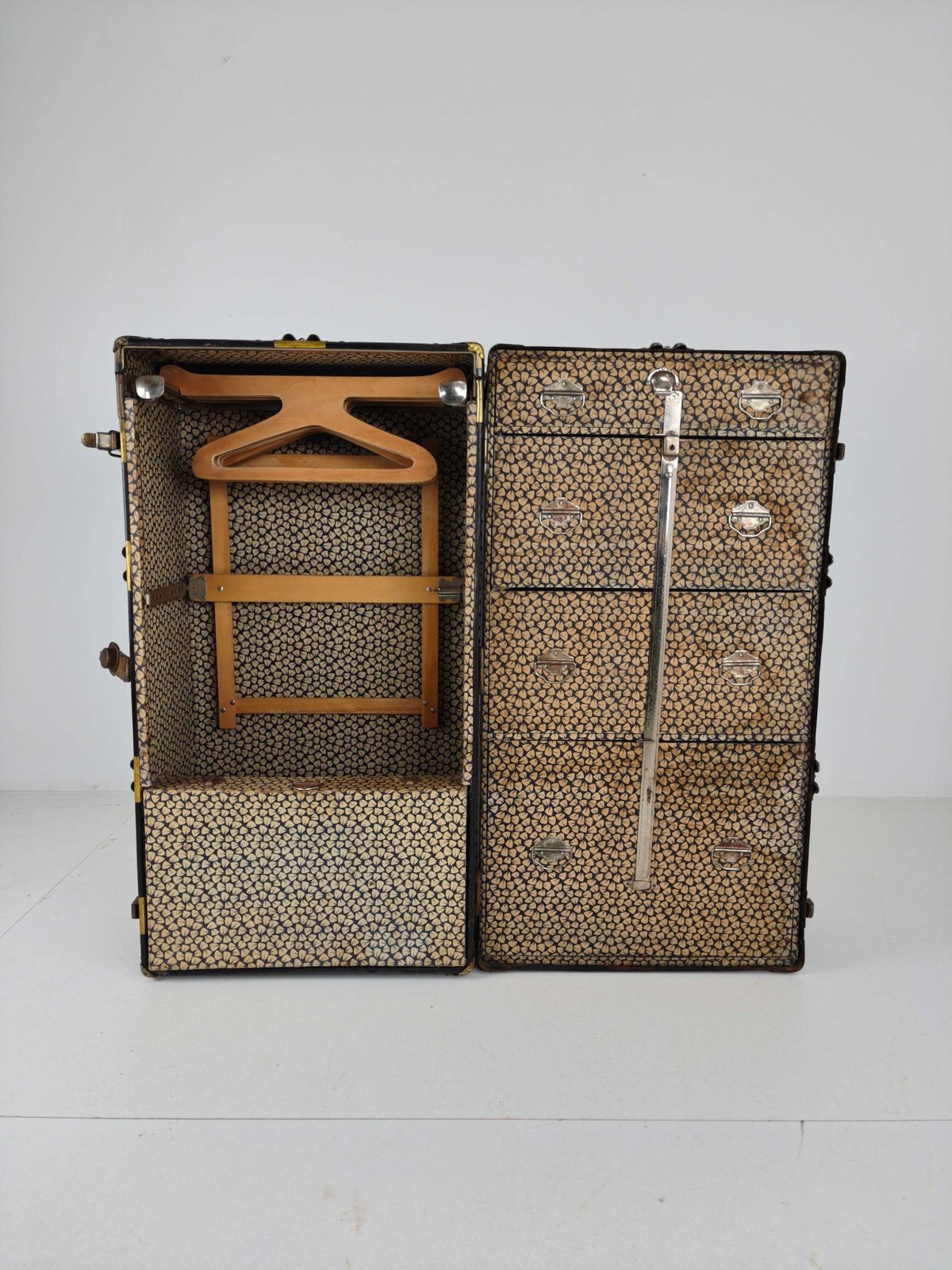 1130.0 Antique 1924 Belber Black Leather Steamer Trunk   Large Travel Wardrobe photo