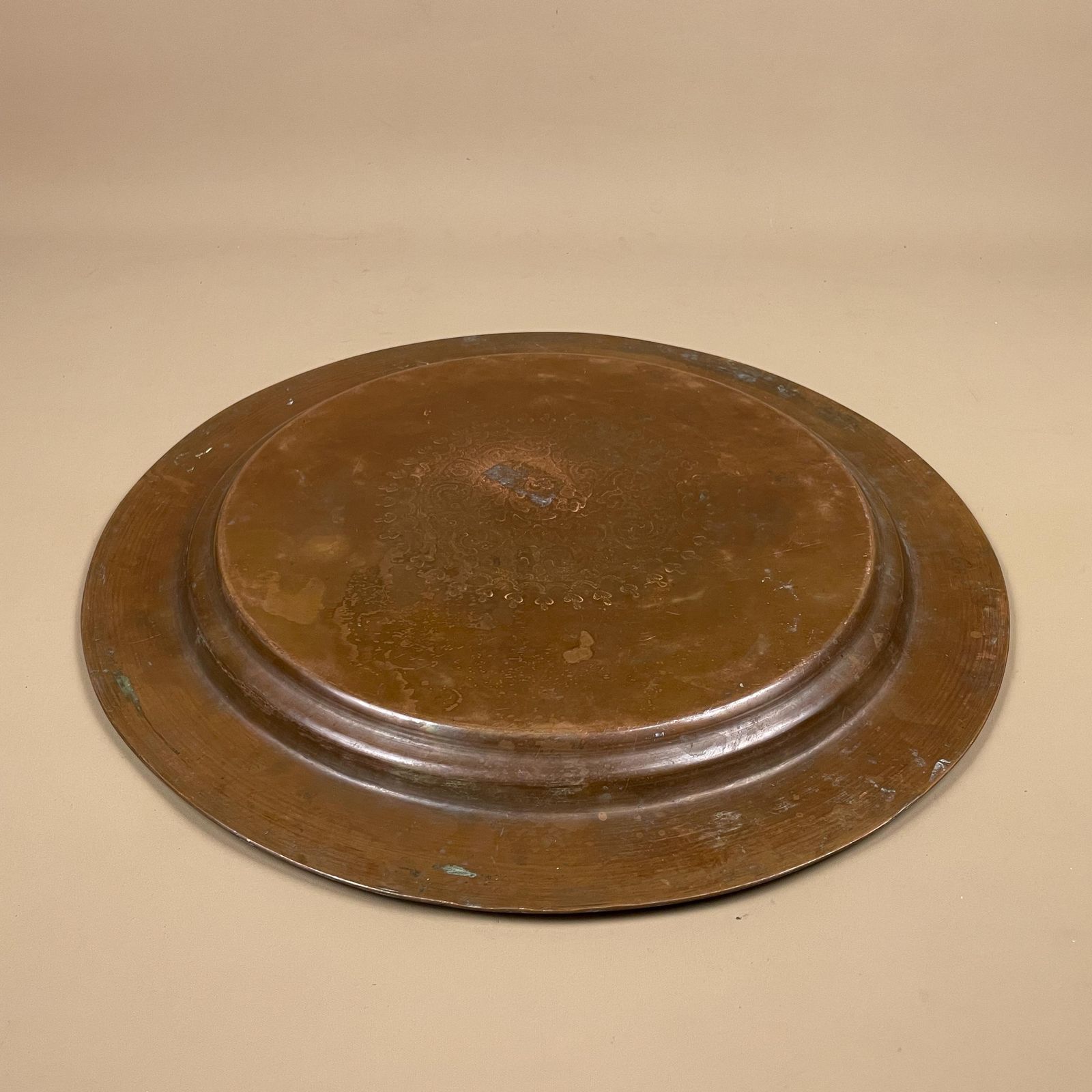 Antique Metal Copper Indian Patterned Round Tray 39cm Plate Asian Handmade Copper Etched Intricate Vintage Decorative Circular Wall Art photo vintage