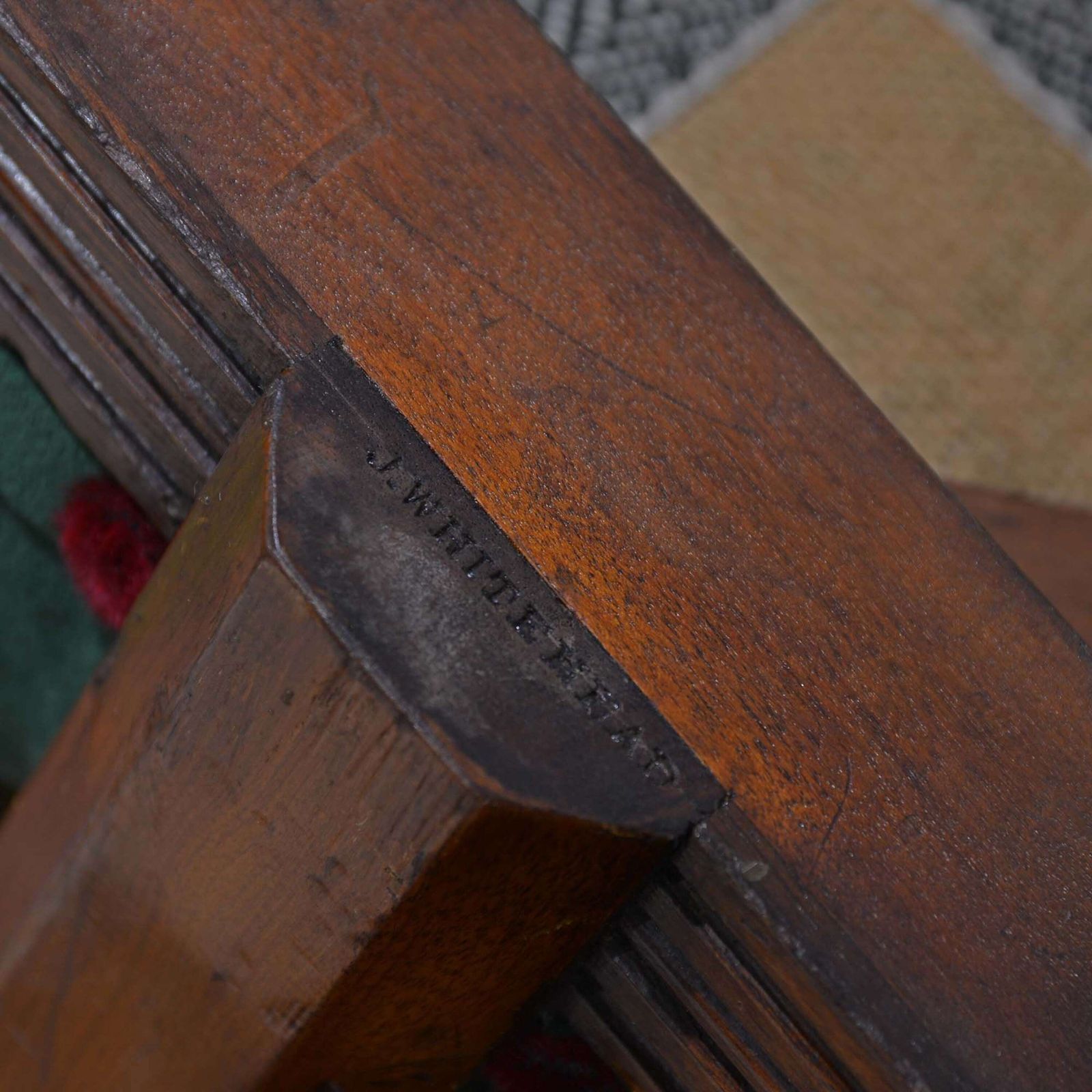 photo vinterior Scottish 19th Century Walnut Armchairs By J & T Scott, Edinburgh
