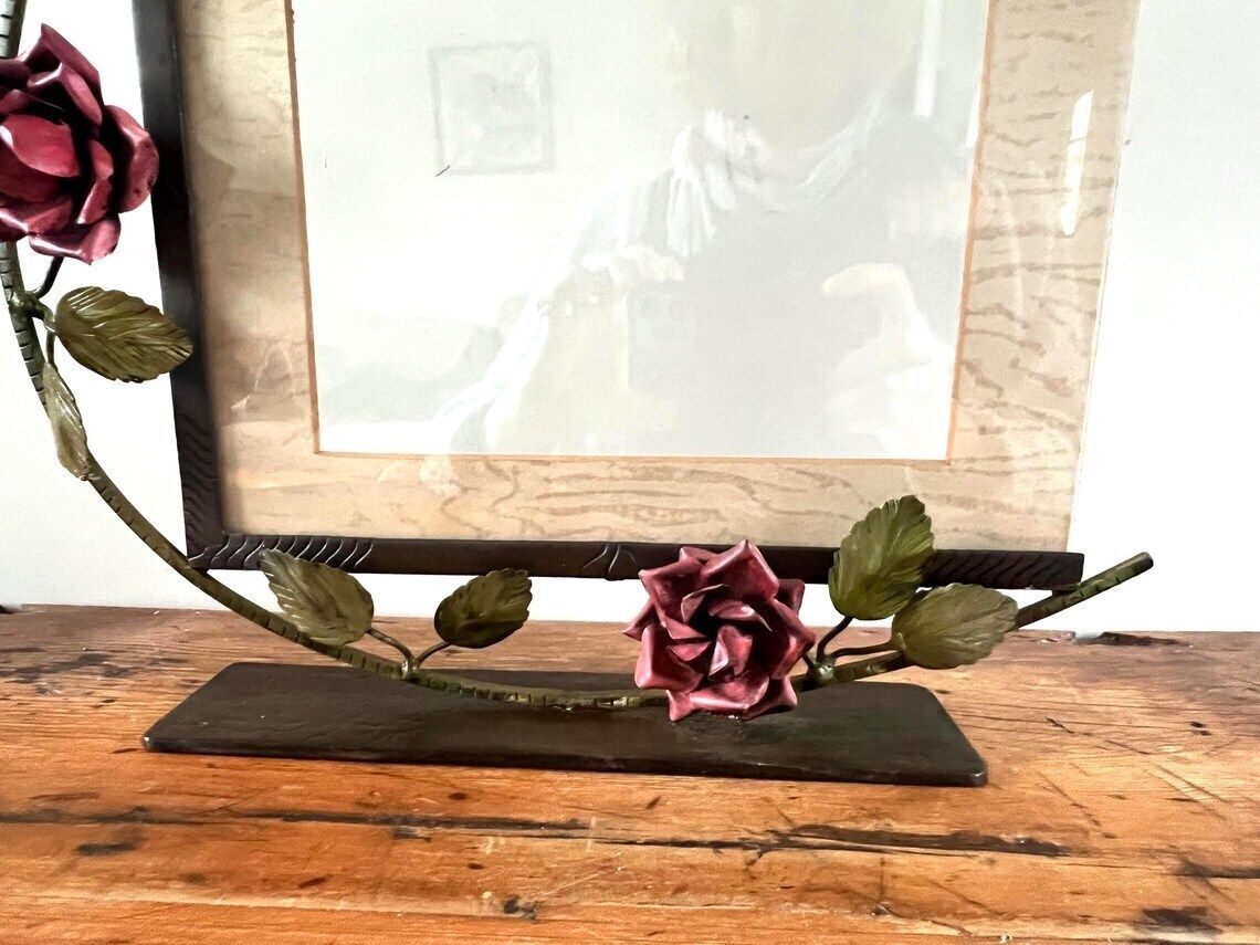 Rare Art Nouveau Style Picture Frame  Bronze Patina Rose And Vine Metal Photo Frame European Antique Iron Floral Stand Frame photo vintage
