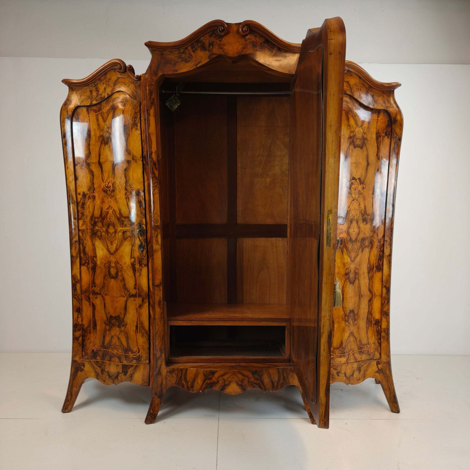 Large Antique Italian Armoire / Wardrobe – Burl Walnut, Bombé Shape photo Furniture