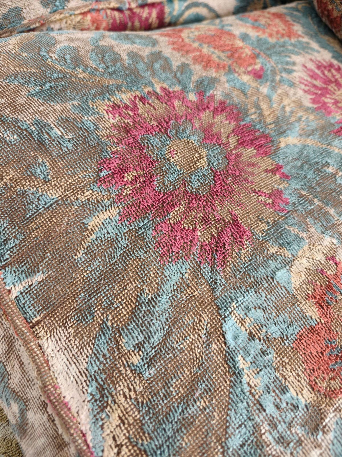 photo for sale Os De Mouton Sofa In Tapestry – Country House Style, 19th Century (Ca. 1820)